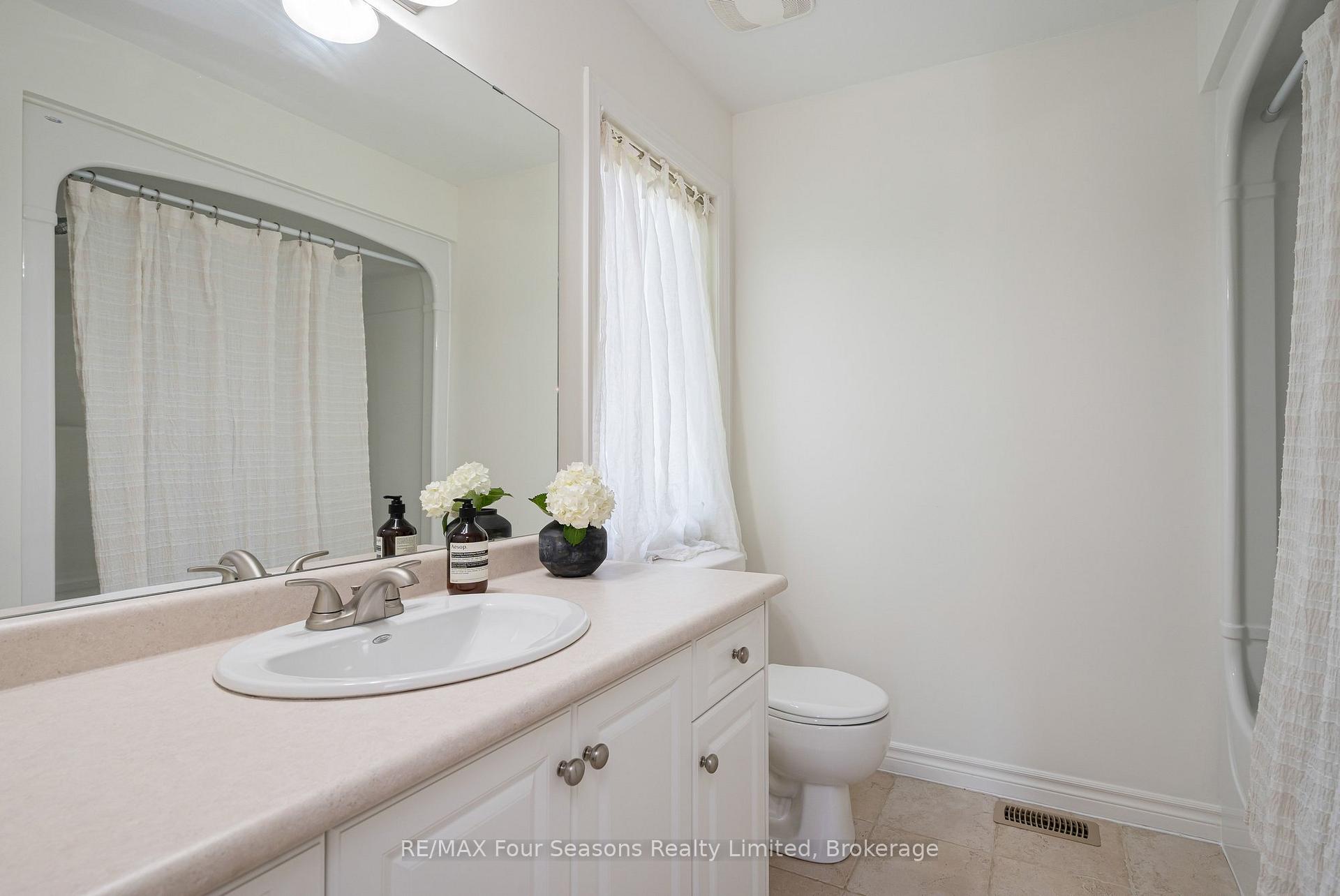 Photo 22 of 25 Kelley Crescent, Wasaga Beach — HOMEH