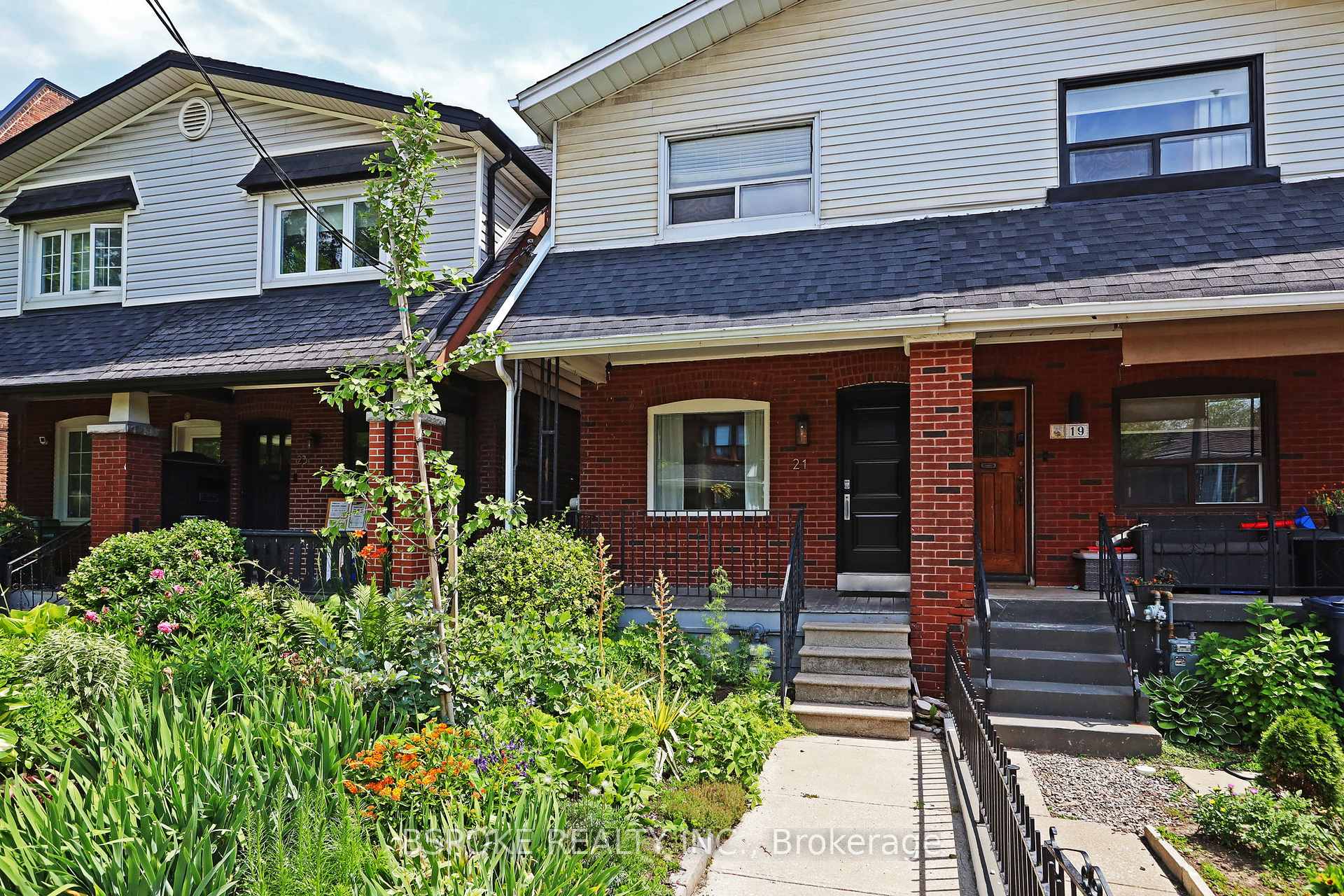 Photo 2 of 21 Curzon Street, Toronto, South Riverdale — HOMEH