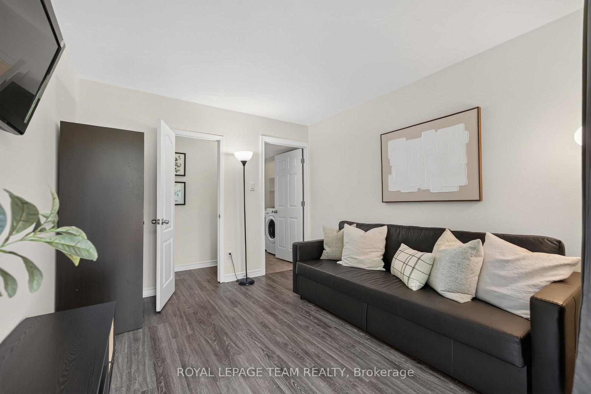 Photo 3 of 41 Longwood Avenue, Ottawa, Lynwood Village — HOMEH