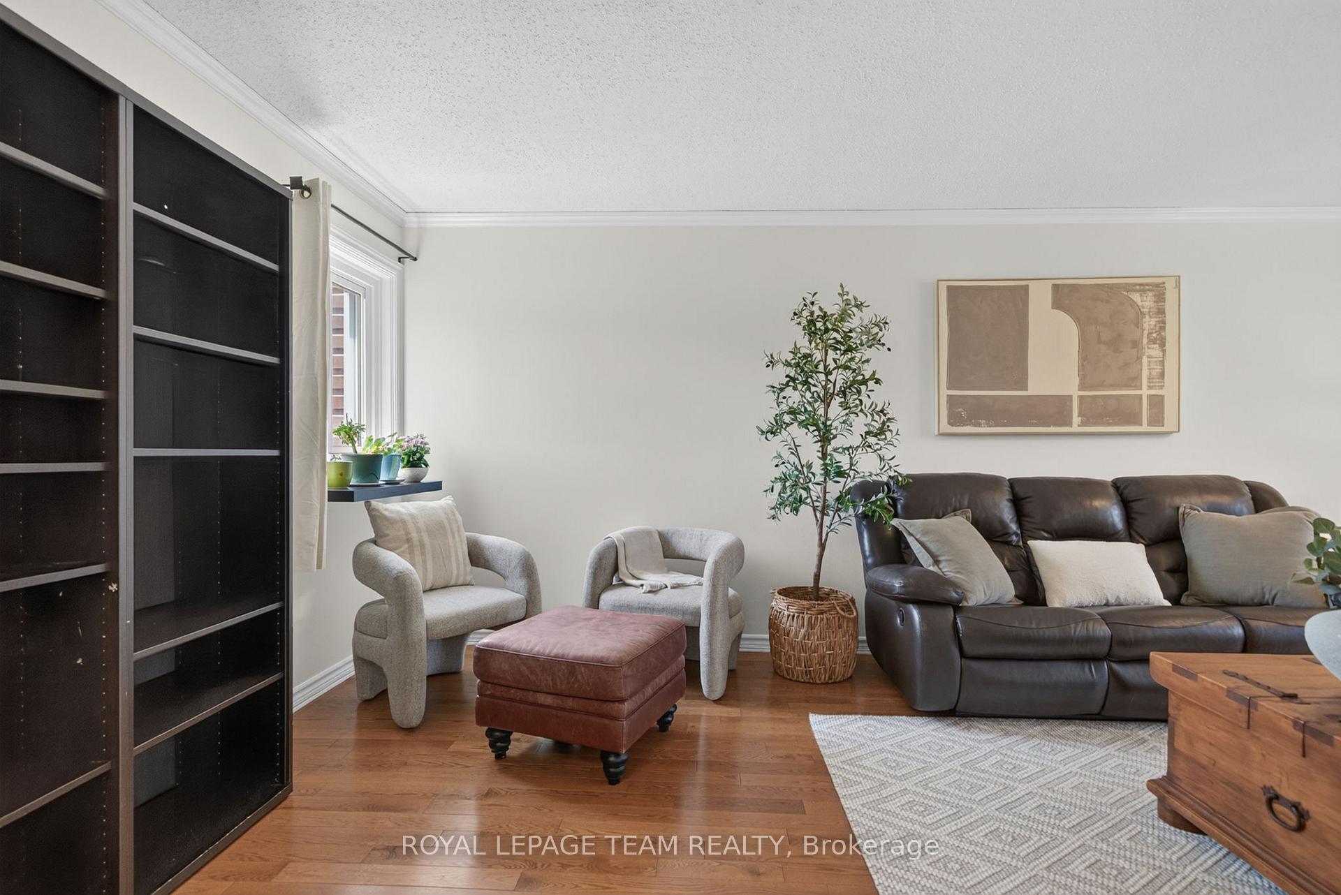 Photo 18 of 41 Longwood Avenue, Ottawa, Lynwood Village — HOMEH
