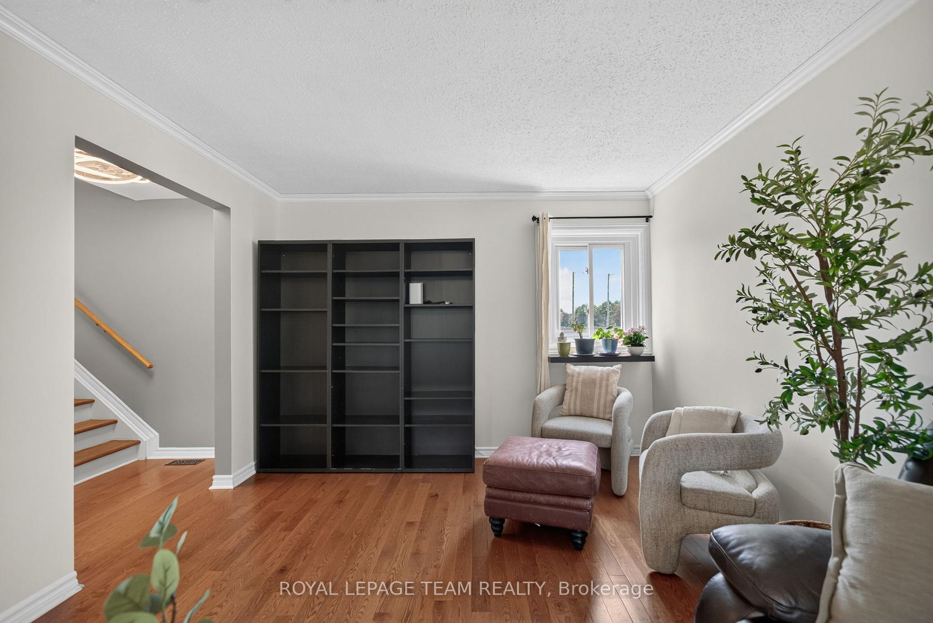 Photo 19 of 41 Longwood Avenue, Ottawa, Lynwood Village — HOMEH