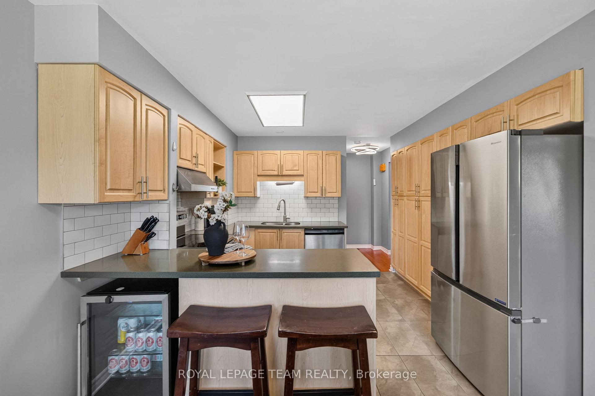 Photo 29 of 41 Longwood Avenue, Ottawa, Lynwood Village — HOMEH