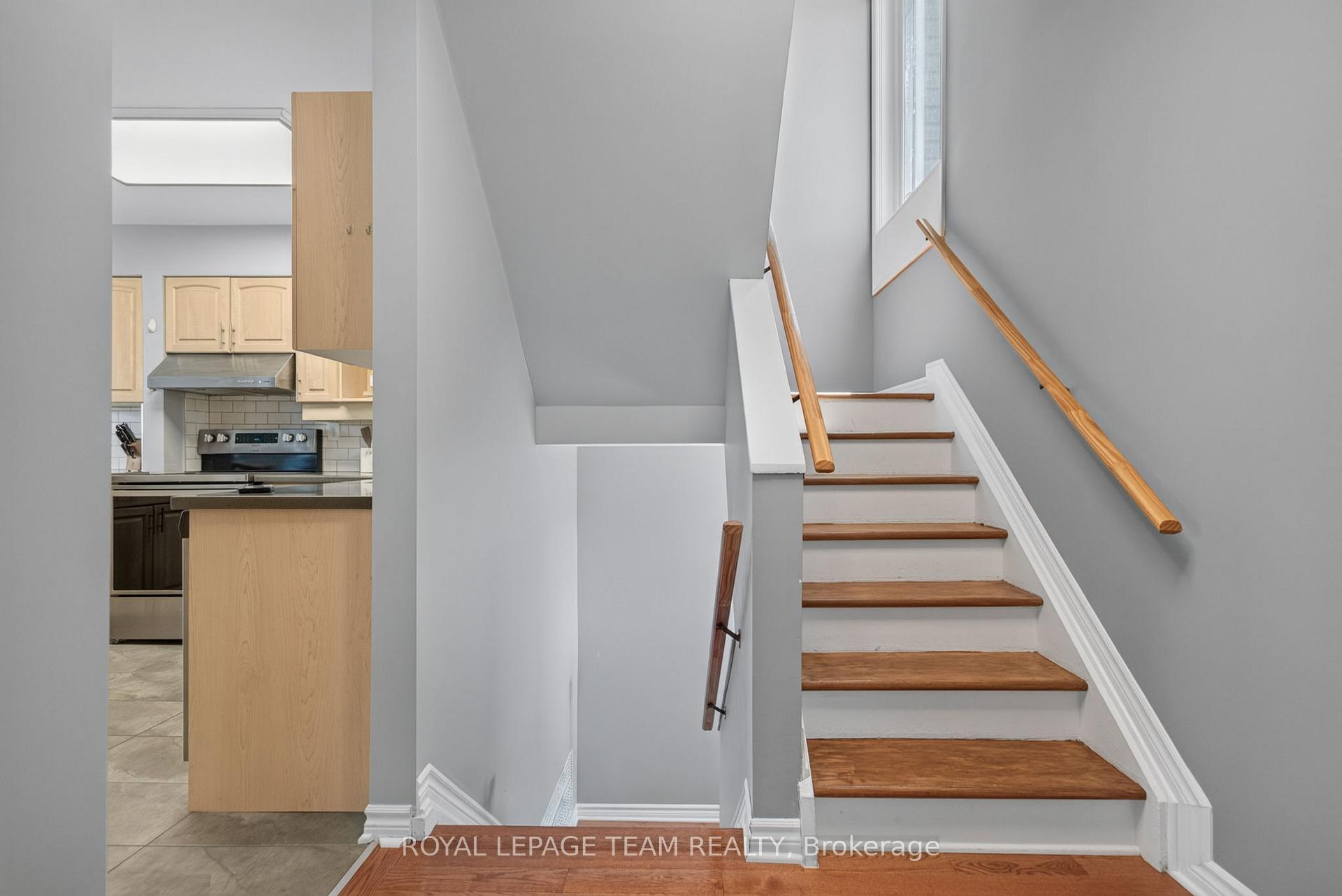 Photo 39 of 41 Longwood Avenue, Ottawa, Lynwood Village — HOMEH