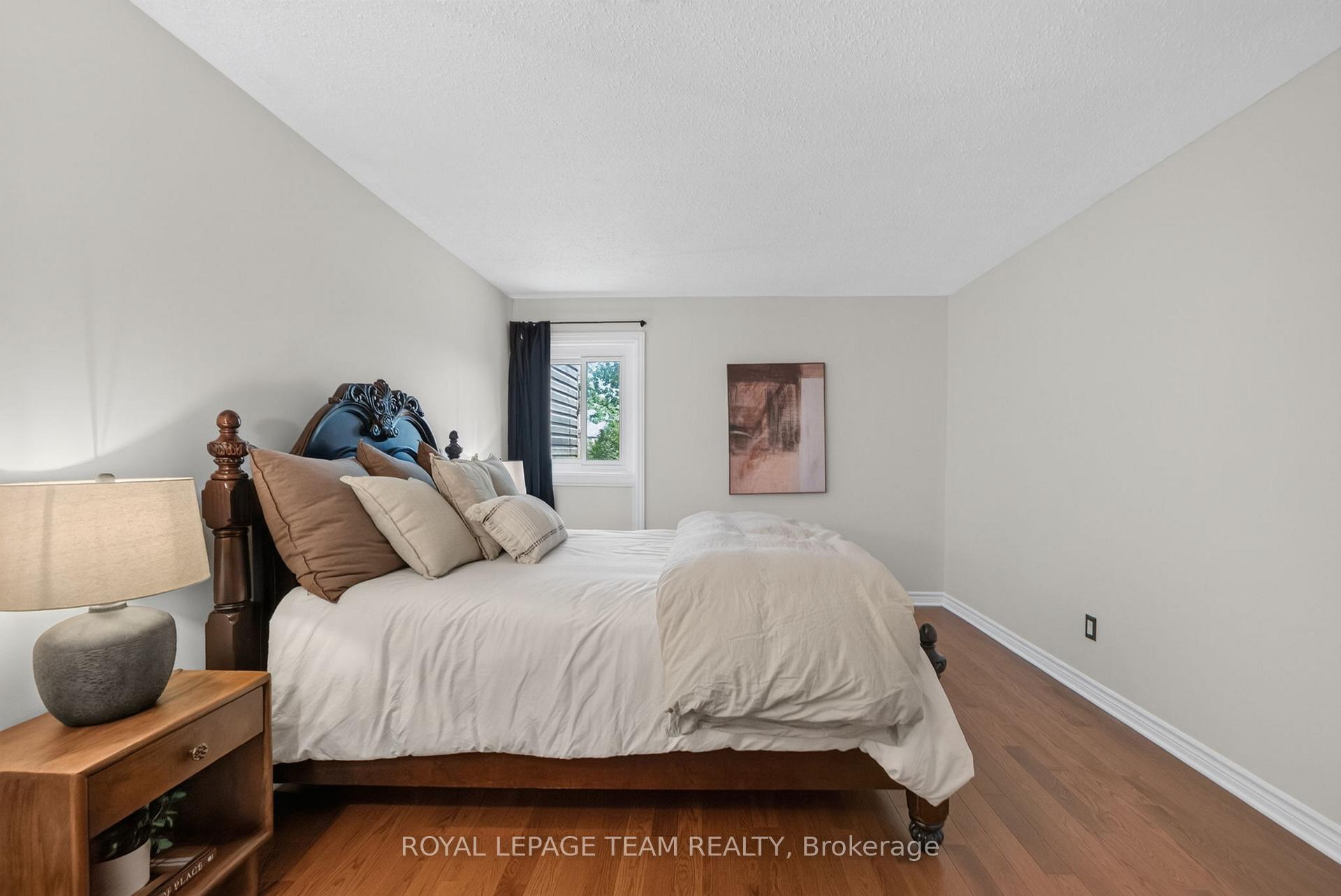 Photo 42 of 41 Longwood Avenue, Ottawa, Lynwood Village — HOMEH