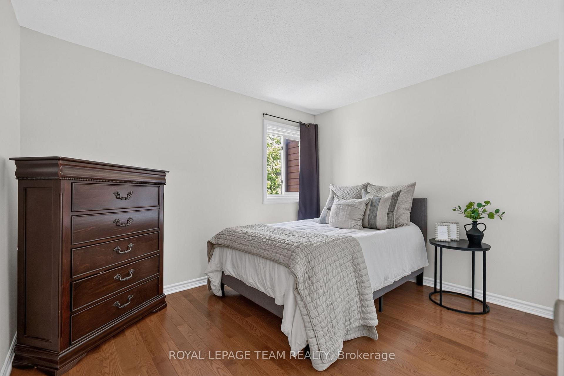 Photo 43 of 41 Longwood Avenue, Ottawa, Lynwood Village — HOMEH