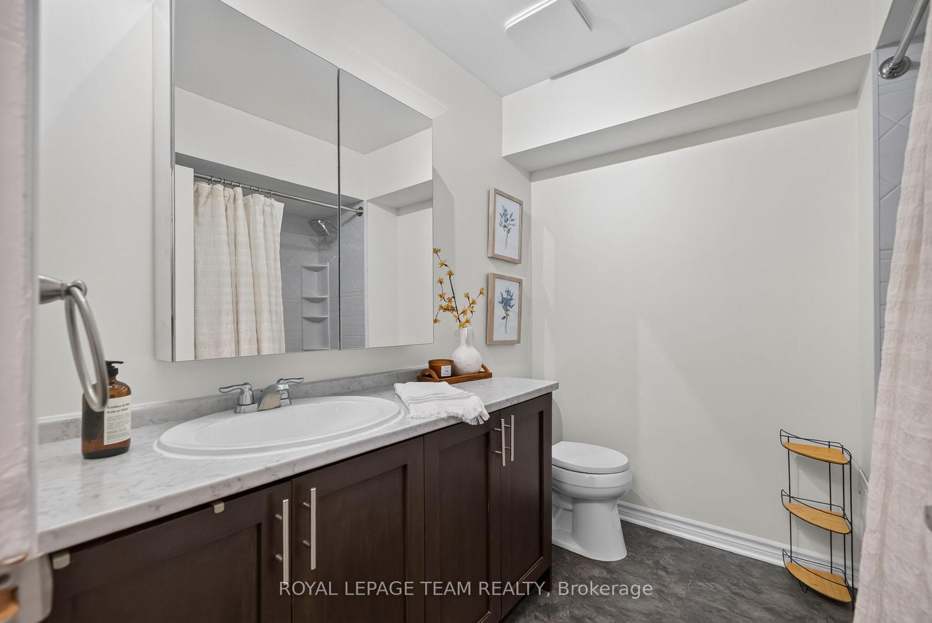 Photo 46 of 41 Longwood Avenue, Ottawa, Lynwood Village — HOMEH