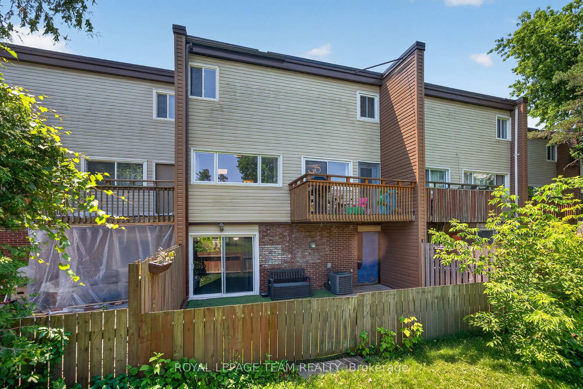 Photo 48 of 41 Longwood Avenue, Ottawa, Lynwood Village — HOMEH