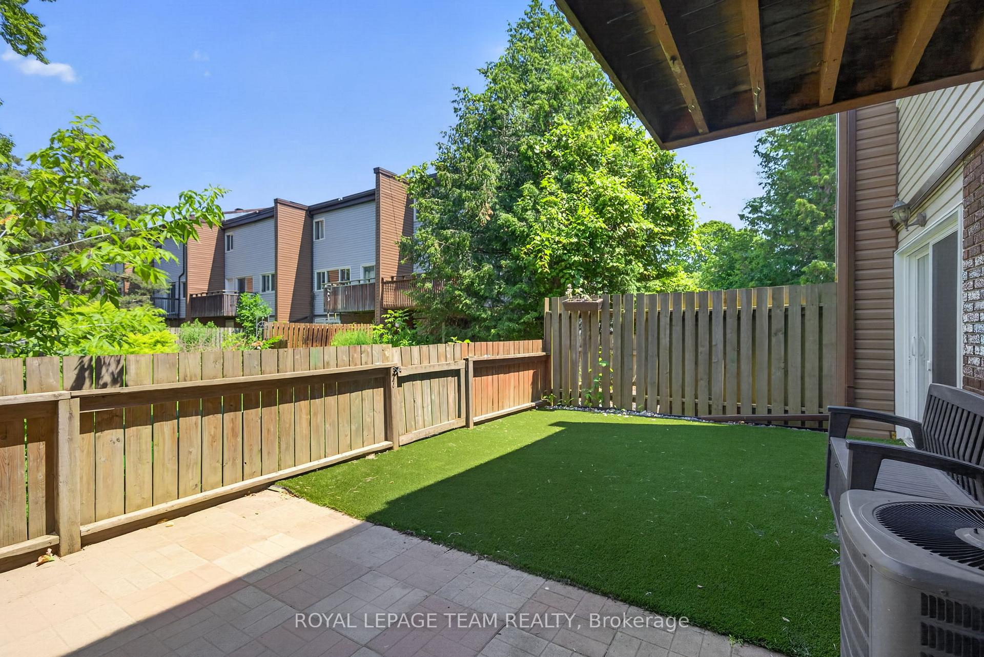 Photo 8 of 41 Longwood Avenue, Ottawa, Lynwood Village — HOMEH
