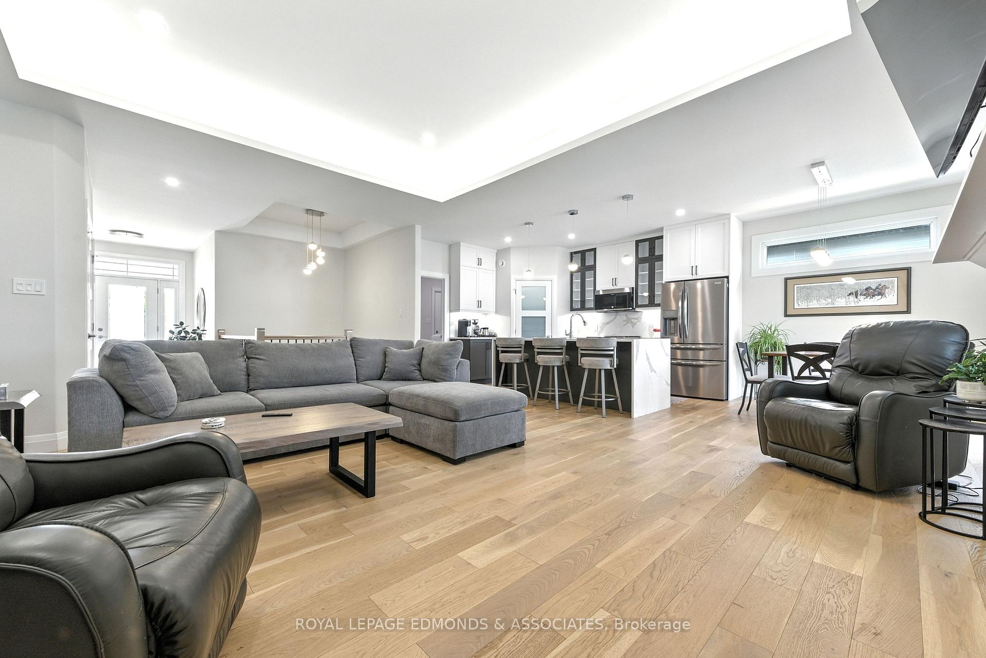 Photo 11 of 517 Sydenham Street, Pembroke, Pembroke — HOMEH