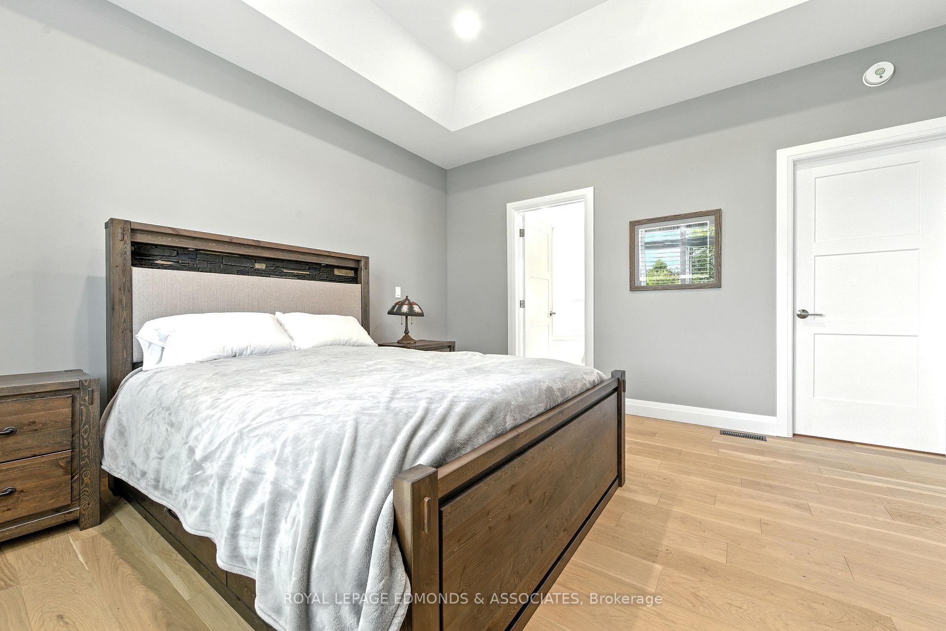 Photo 15 of 517 Sydenham Street, Pembroke, Pembroke — HOMEH