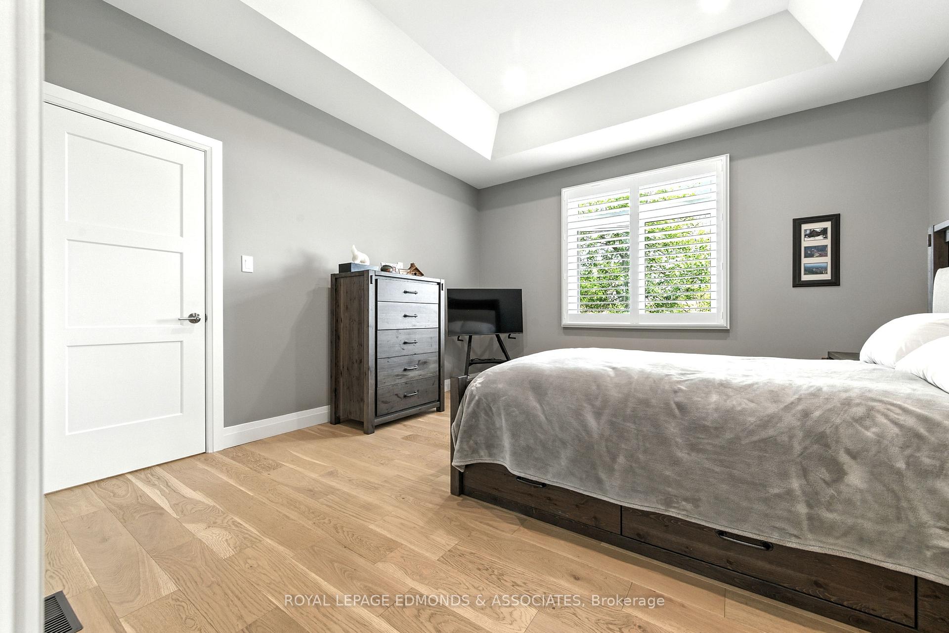 Photo 16 of 517 Sydenham Street, Pembroke, Pembroke — HOMEH