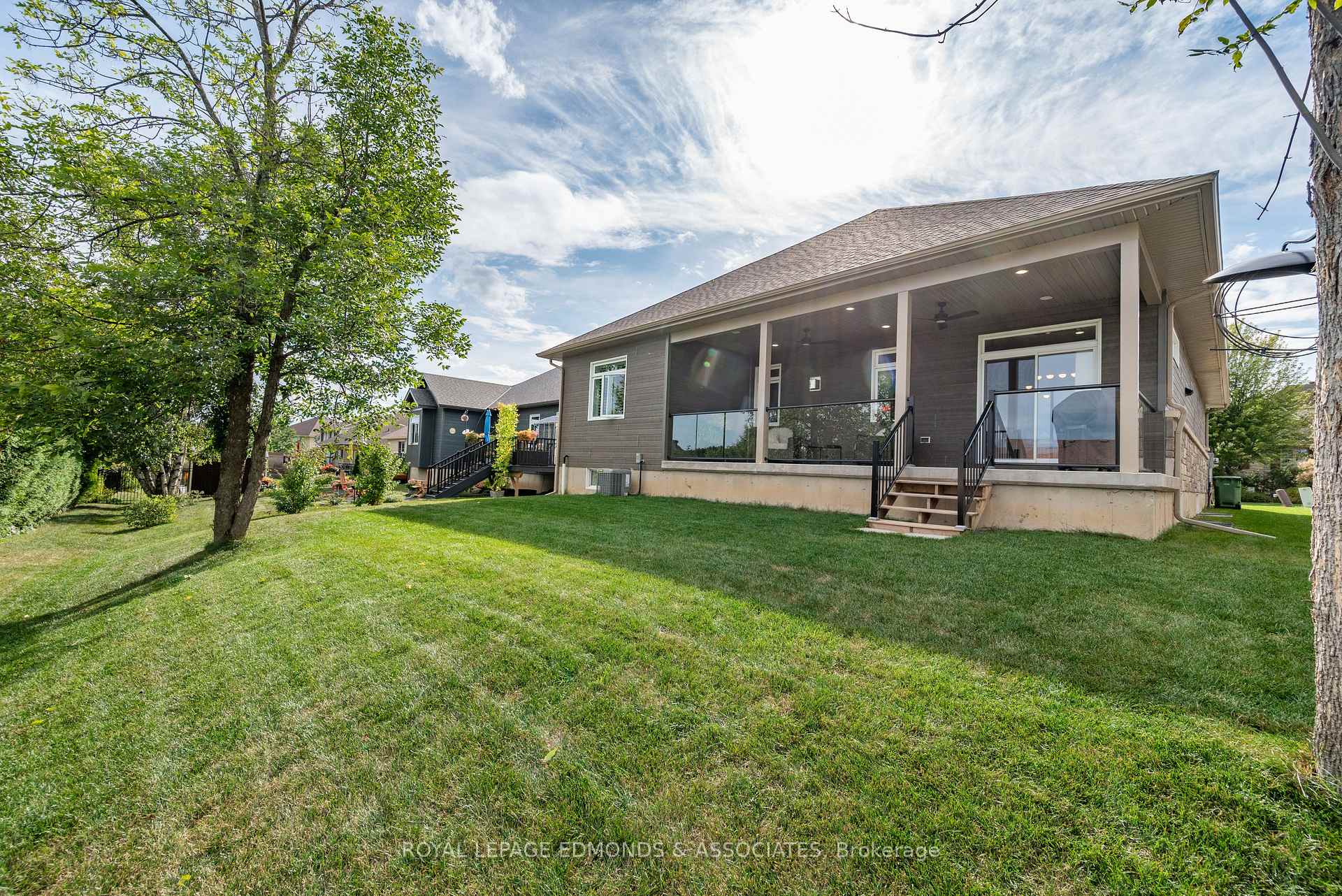 Photo 32 of 517 Sydenham Street, Pembroke, Pembroke — HOMEH