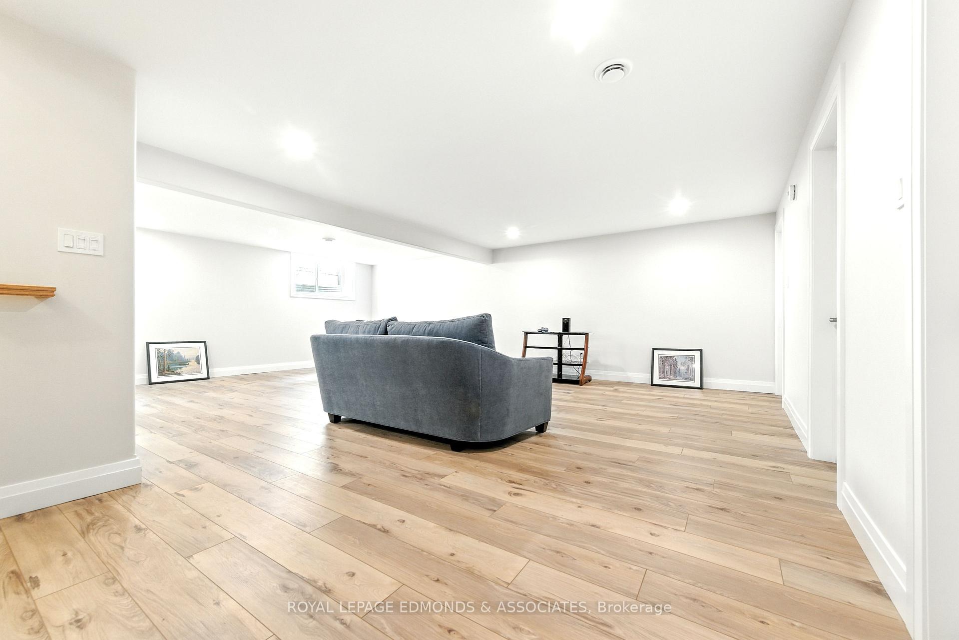 Photo 36 of 517 Sydenham Street, Pembroke, Pembroke — HOMEH
