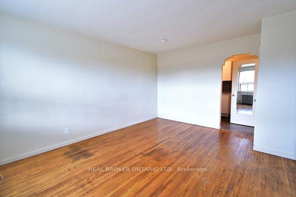 Photo 2 of Unit 3, 202 O'Connor Drive, Toronto, East York — HOMEH
