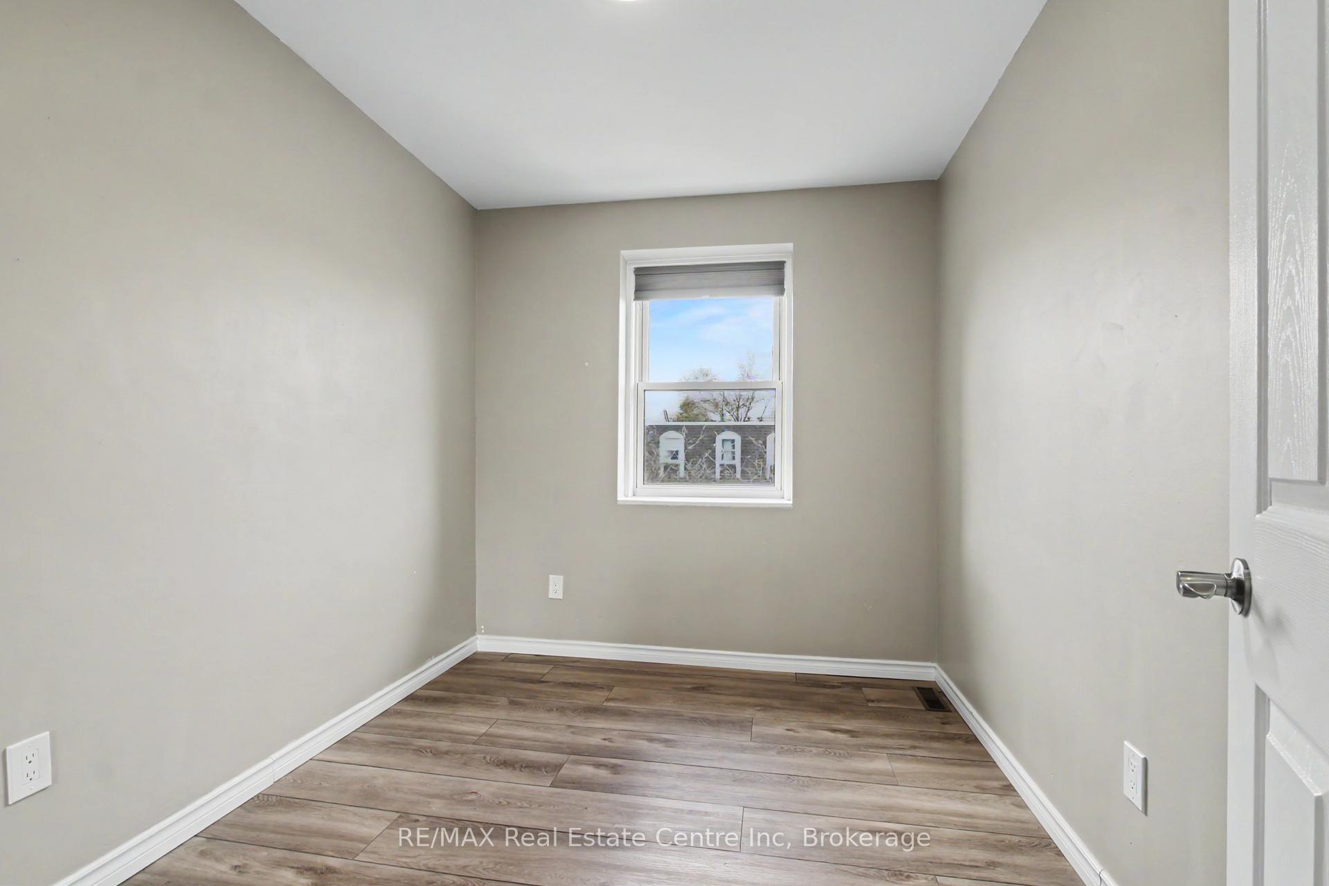 Photo 27 of Unit 49, 371 Bronte Street S, Milton, Old Milton — HOMEH