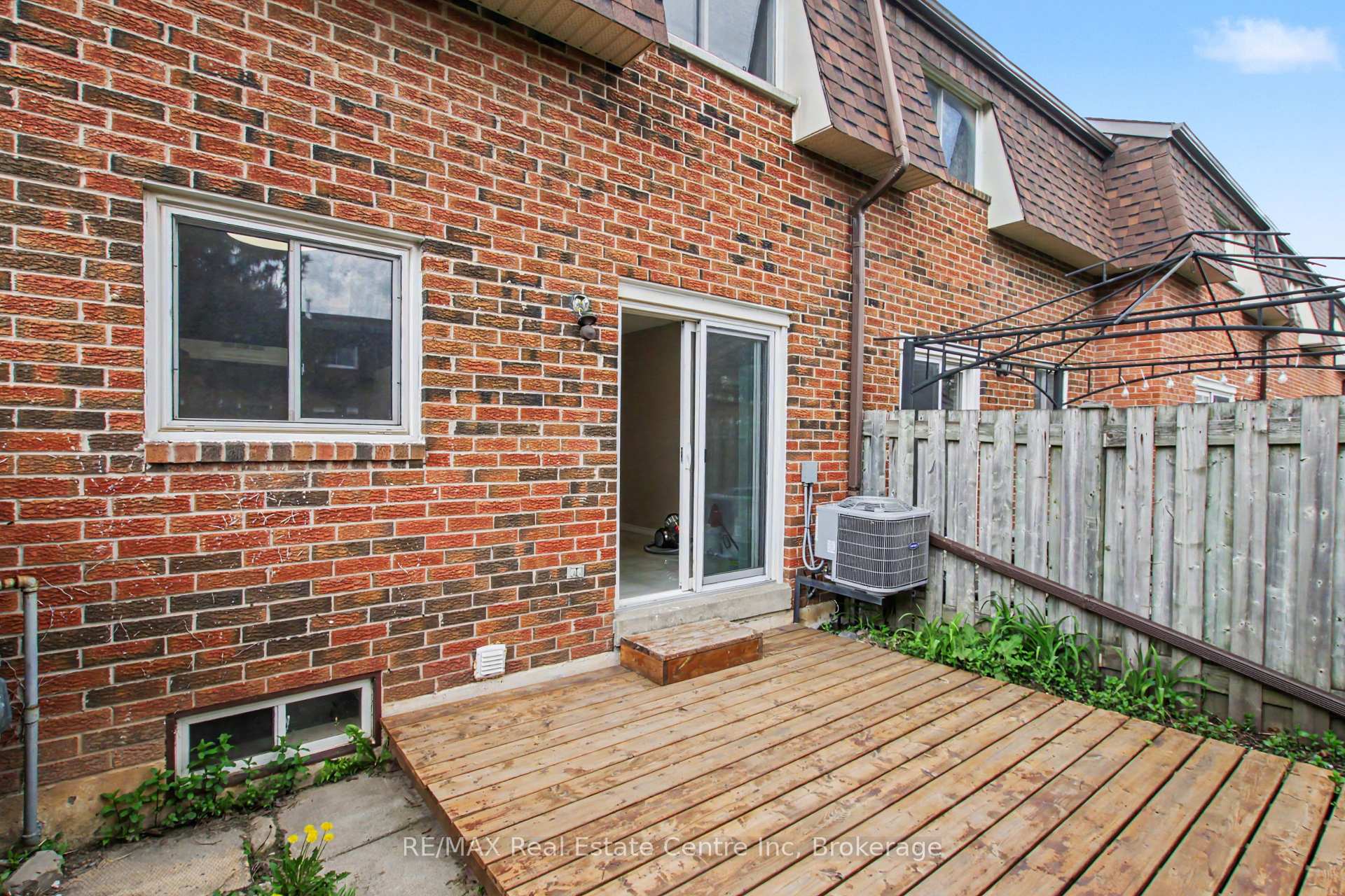 Photo 36 of Unit 49, 371 Bronte Street S, Milton, Old Milton — HOMEH