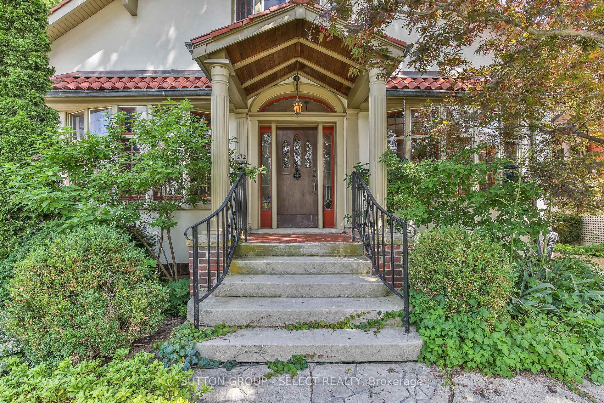 Photo 2 of 272 Huron Street, London, East B — HOMEH