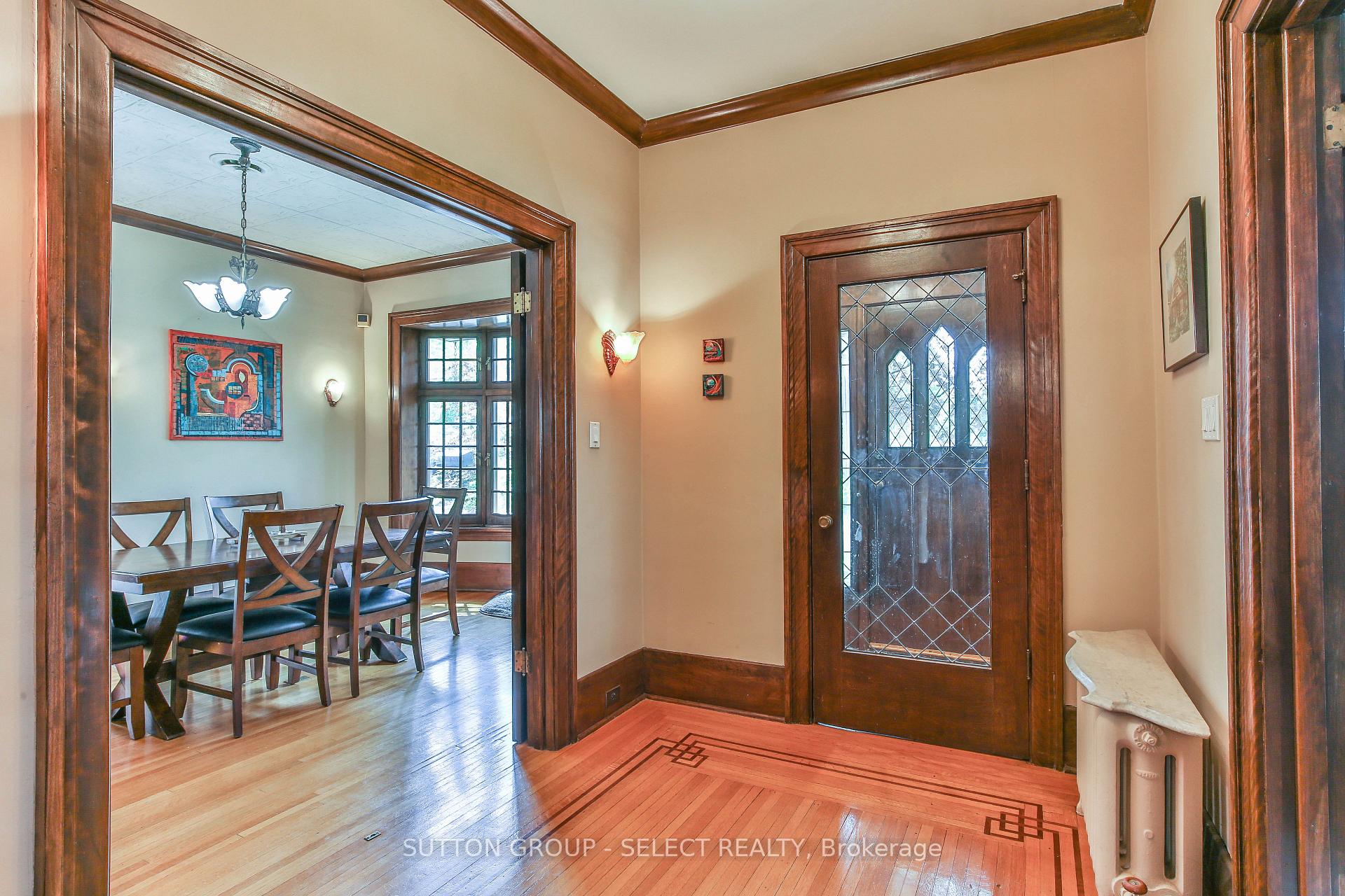 Photo 4 of 272 Huron Street, London, East B — HOMEH