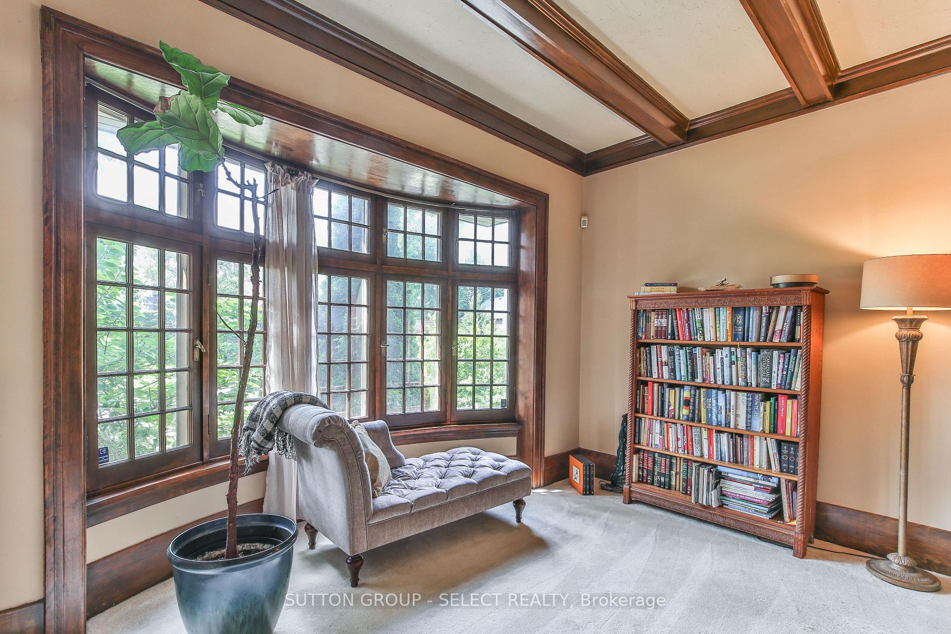 Photo 7 of 272 Huron Street, London, East B — HOMEH