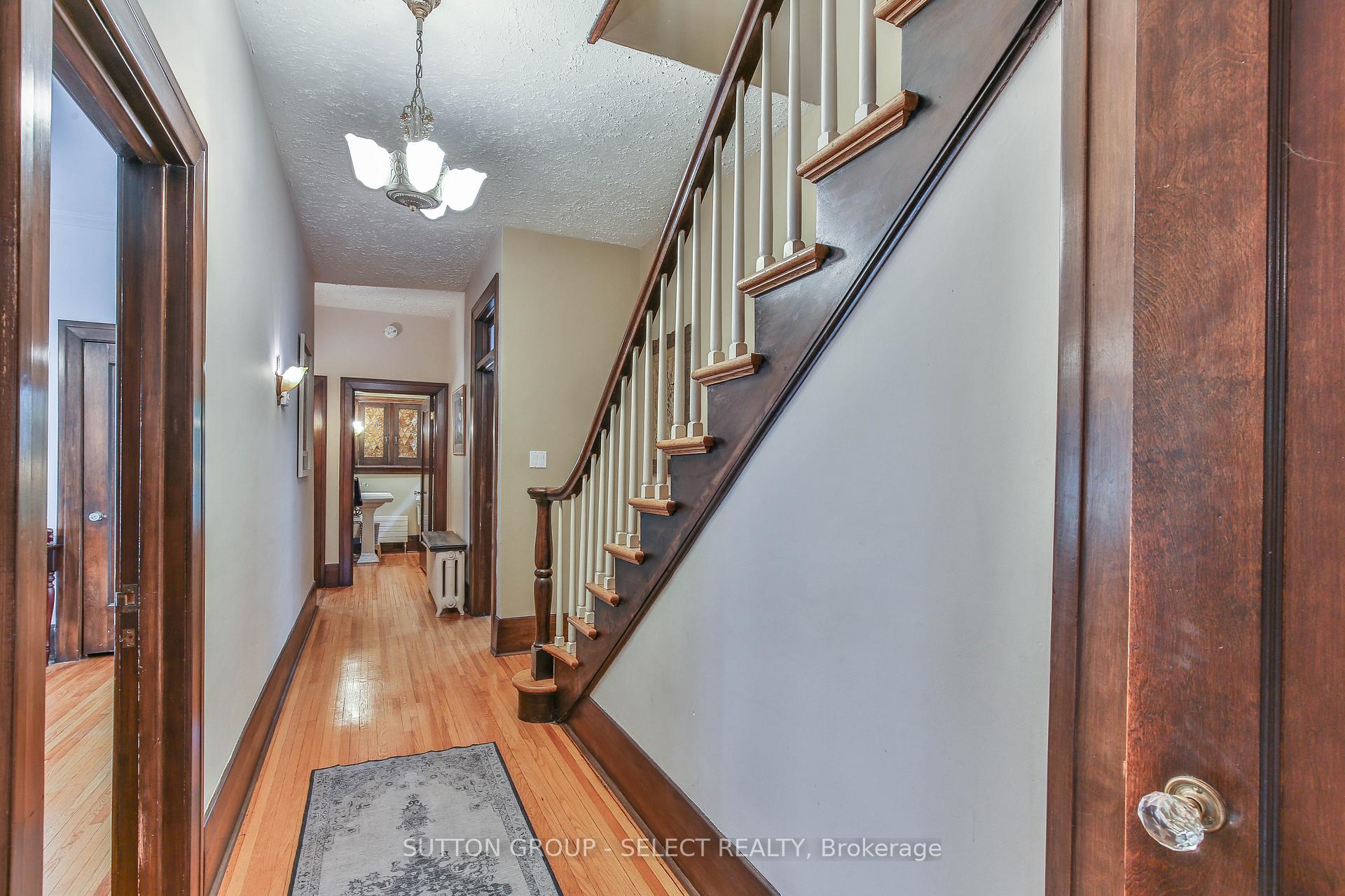 Photo 15 of 272 Huron Street, London, East B — HOMEH