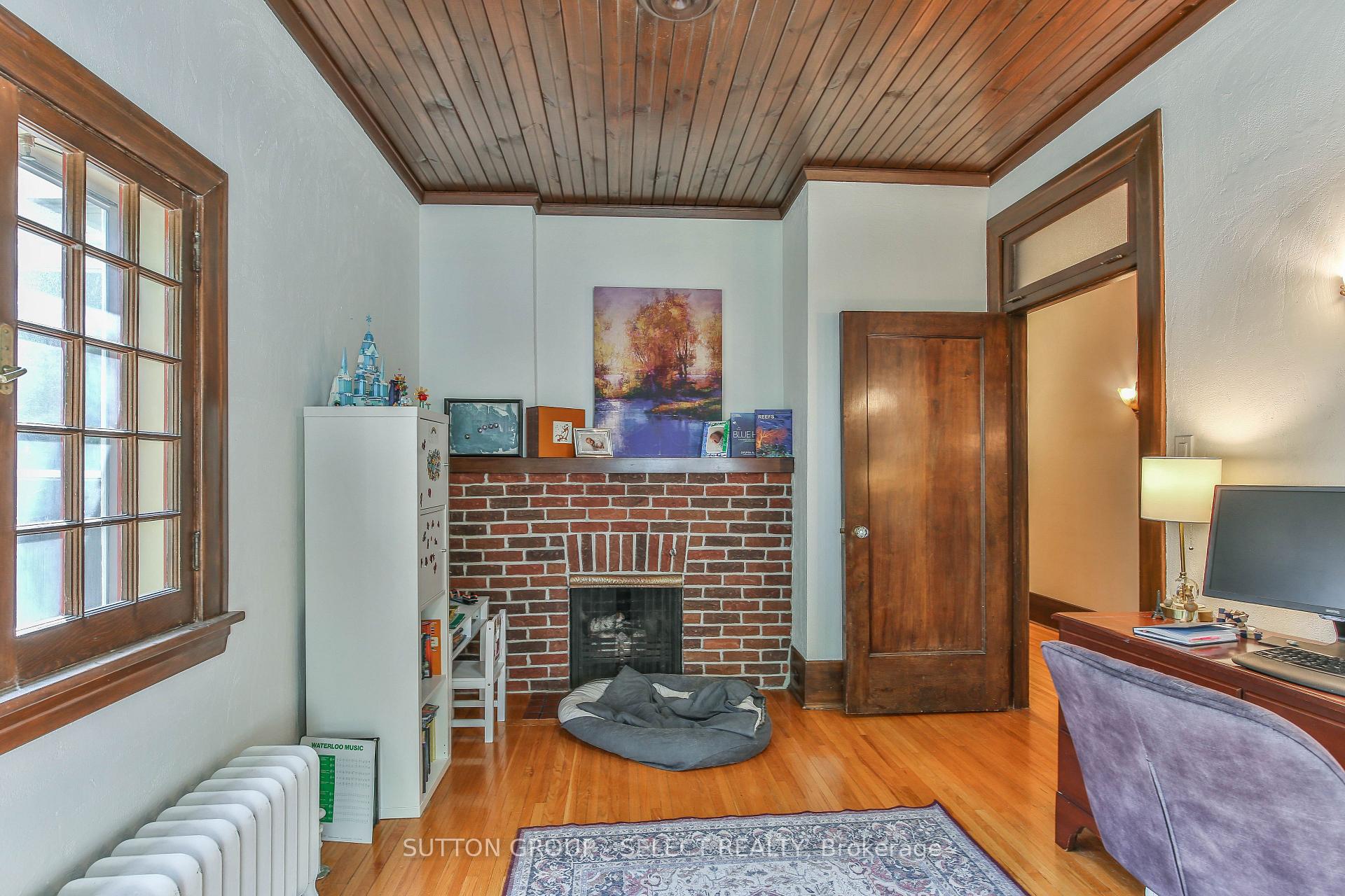 Photo 19 of 272 Huron Street, London, East B — HOMEH
