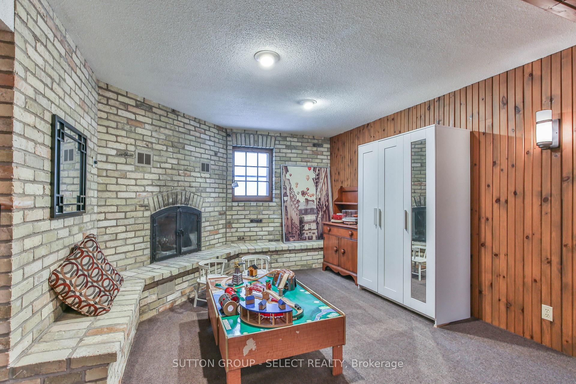 Photo 29 of 272 Huron Street, London, East B — HOMEH
