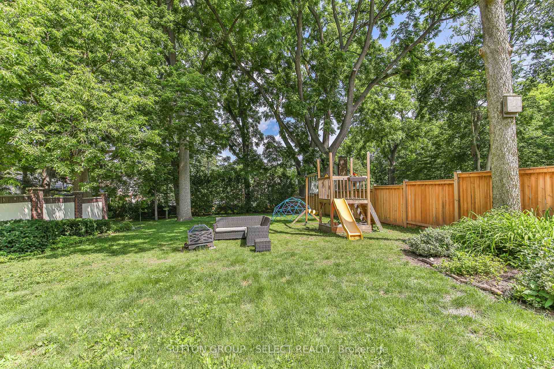 Photo 36 of 272 Huron Street, London, East B — HOMEH
