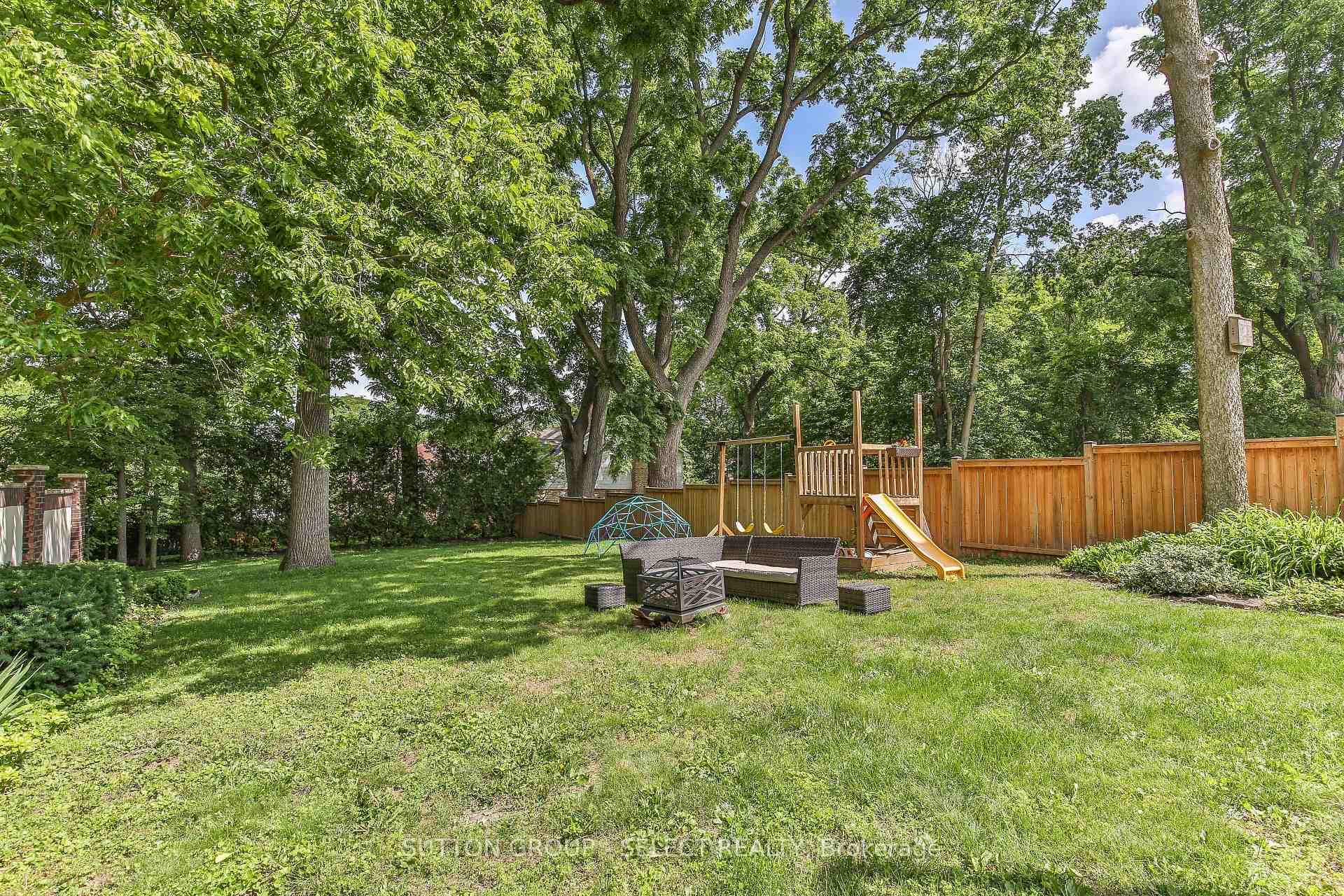 Photo 37 of 272 Huron Street, London, East B — HOMEH