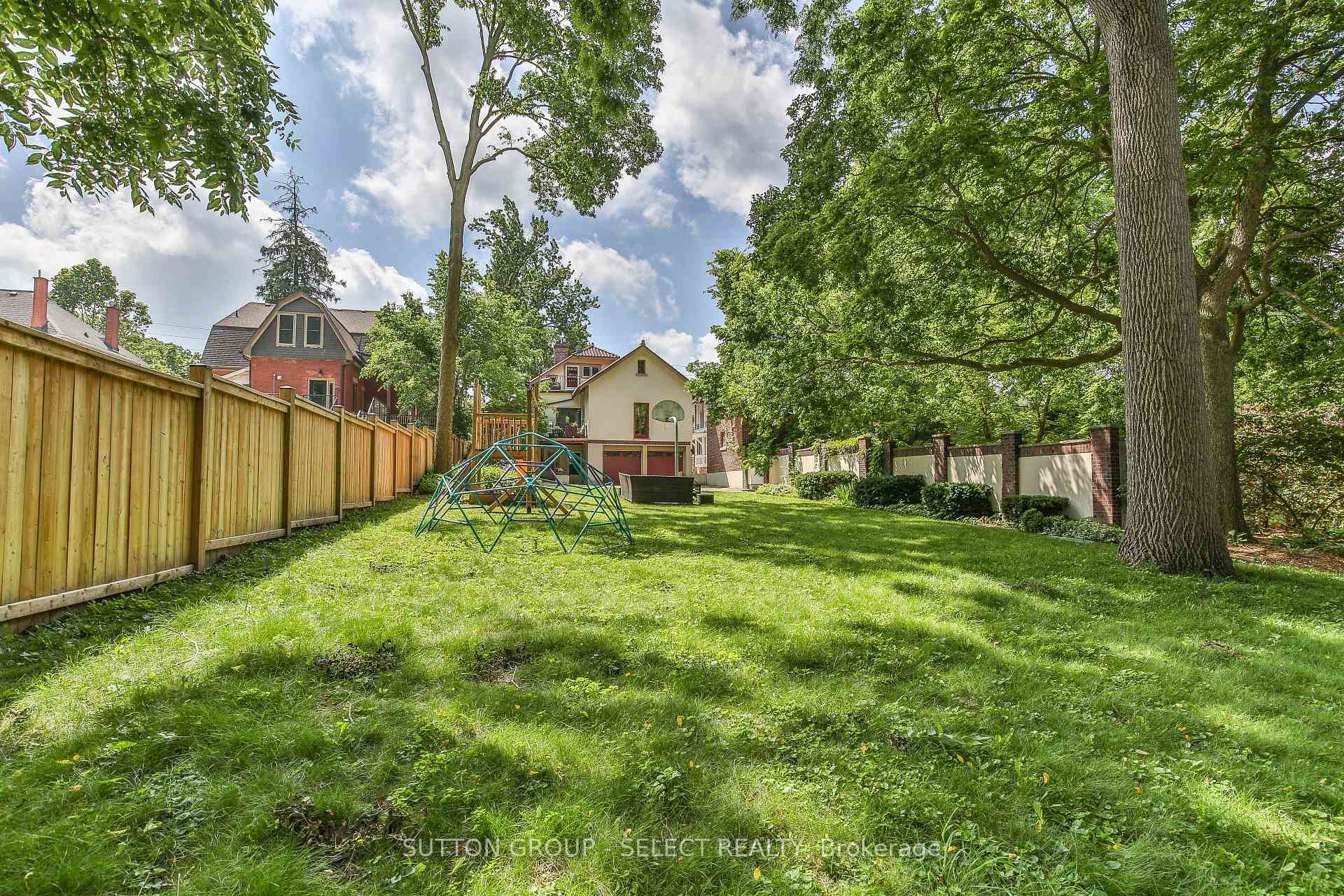 Photo 39 of 272 Huron Street, London, East B — HOMEH