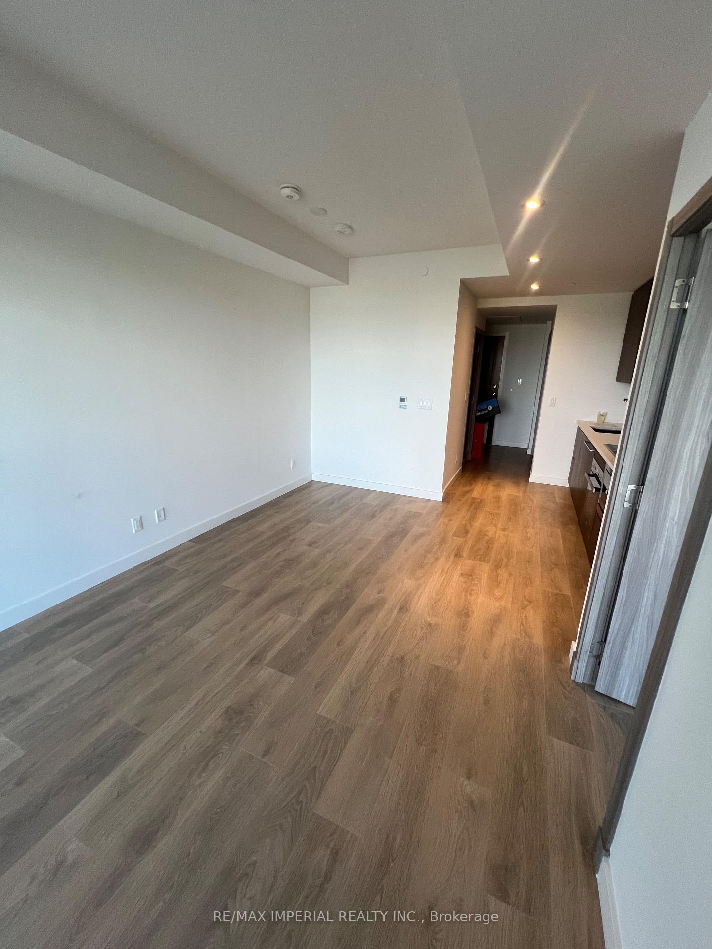 Photo 3 of Unit 610, 25 McMahon Drive E, North York, Bayview Village — HOMEH