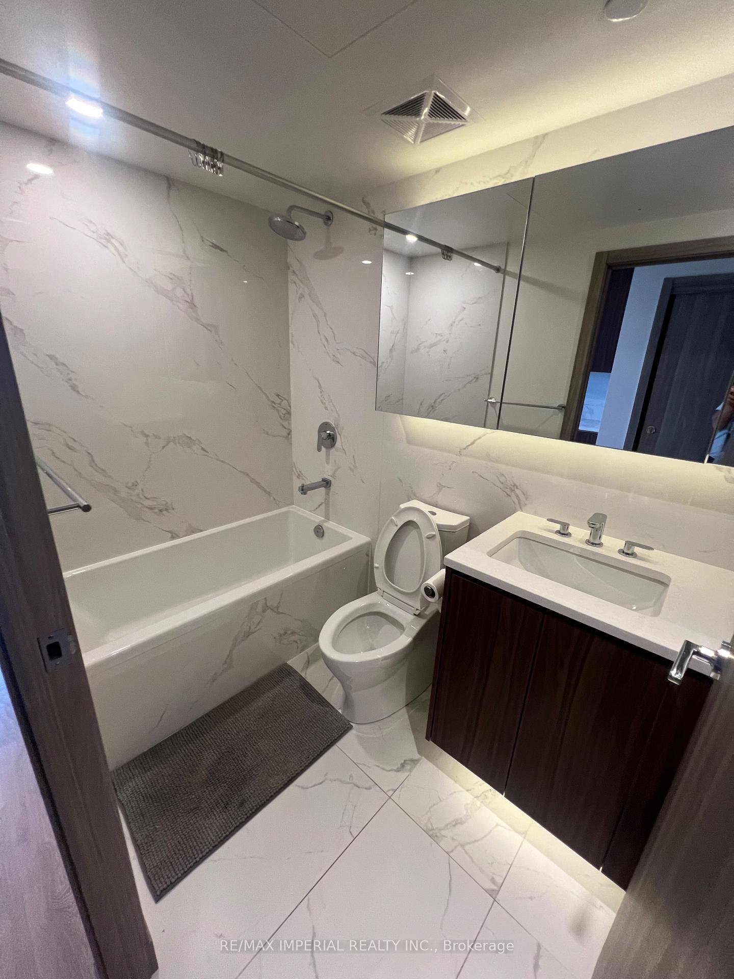 Photo 10 of Unit 610, 25 McMahon Drive E, North York, Bayview Village — HOMEH