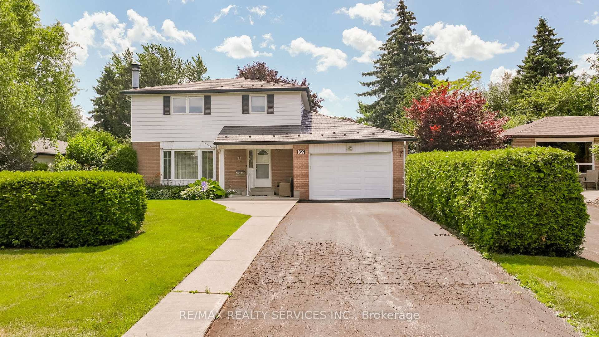 Photo 1 of 39 Dunblaine Crescent, Brampton, Southgate — HOMEH