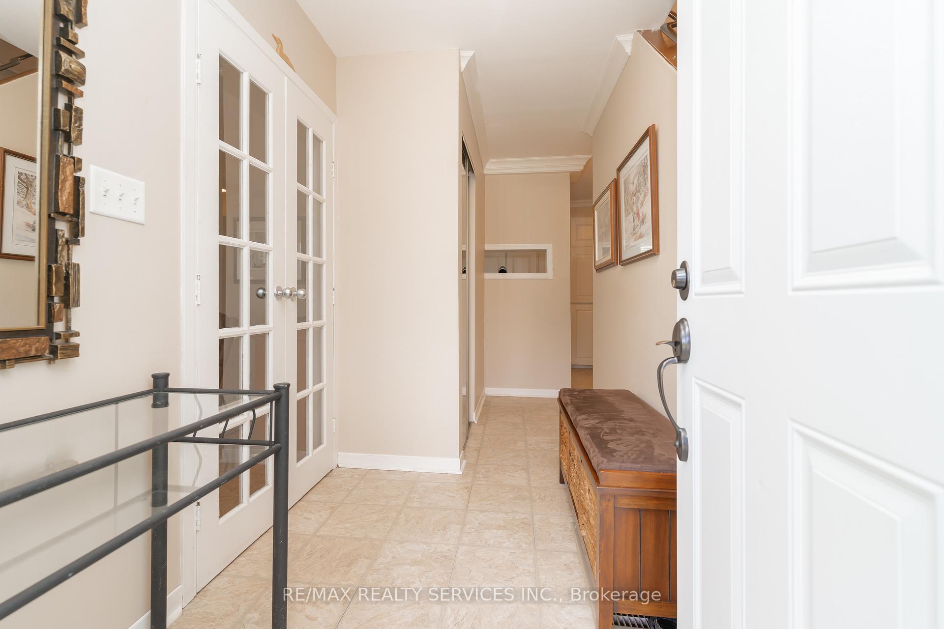Photo 4 of 39 Dunblaine Crescent, Brampton, Southgate — HOMEH