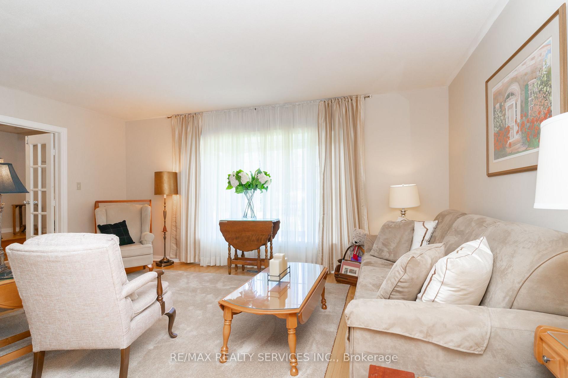 Photo 7 of 39 Dunblaine Crescent, Brampton, Southgate — HOMEH