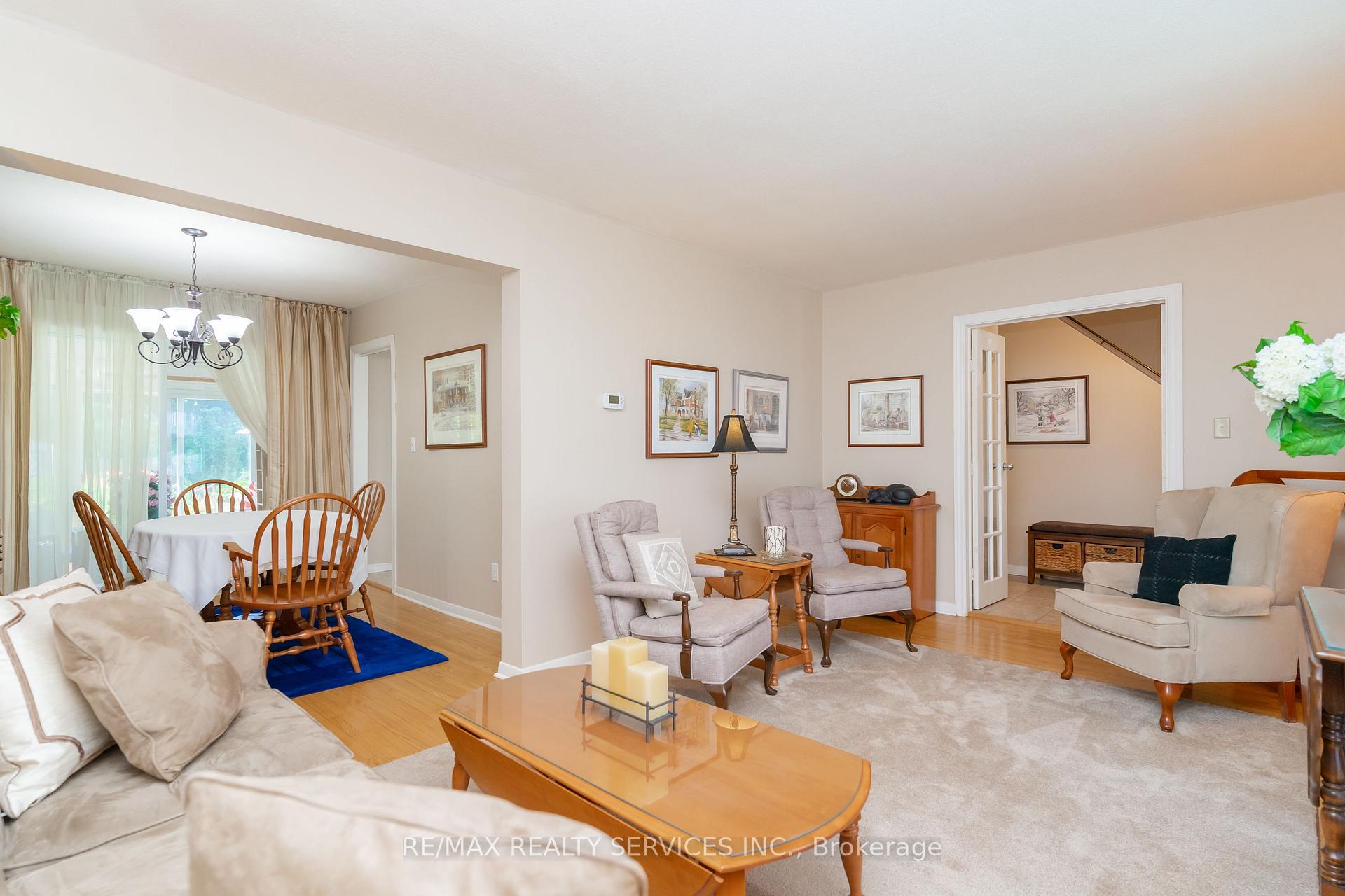 Photo 8 of 39 Dunblaine Crescent, Brampton, Southgate — HOMEH