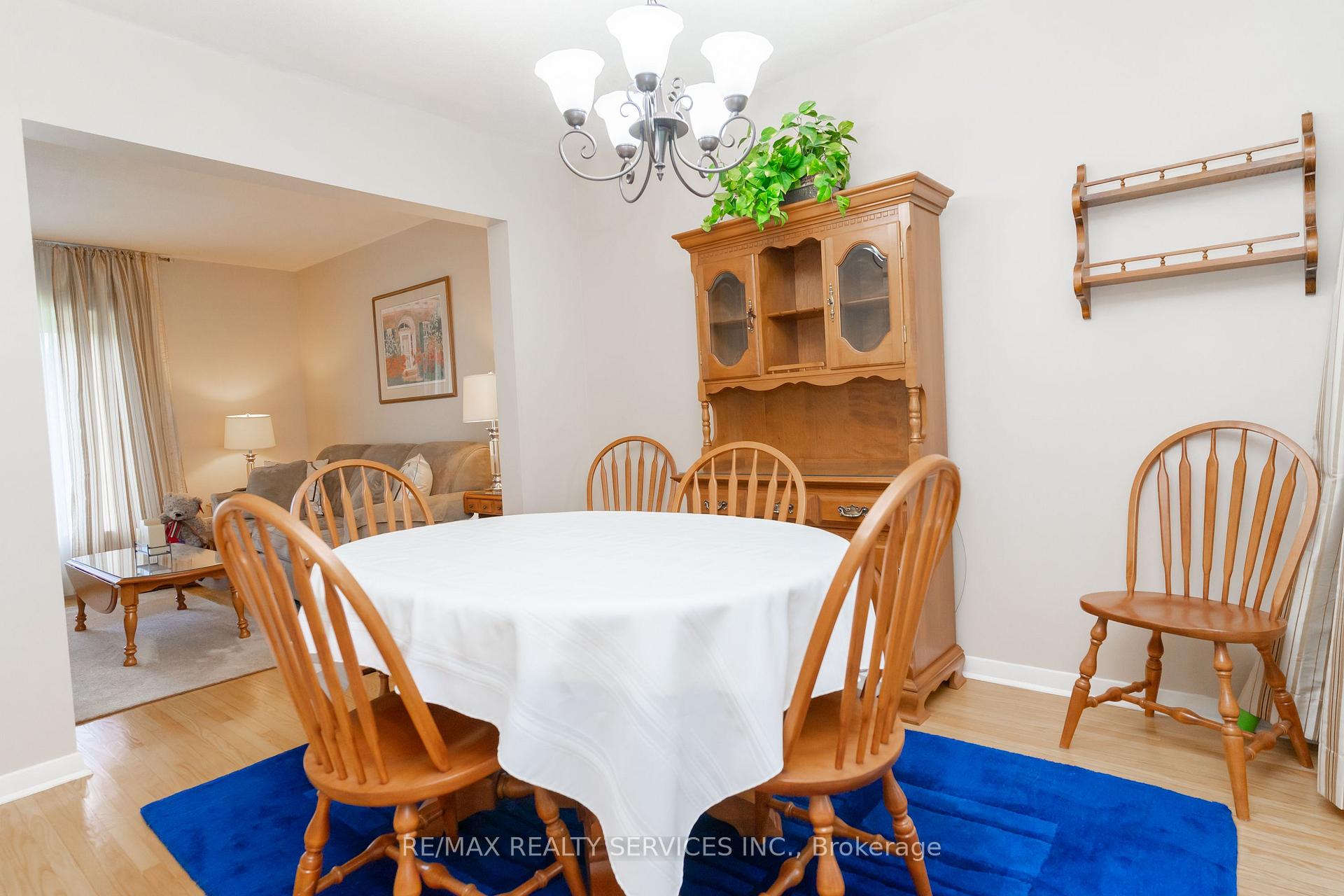 Photo 11 of 39 Dunblaine Crescent, Brampton, Southgate — HOMEH