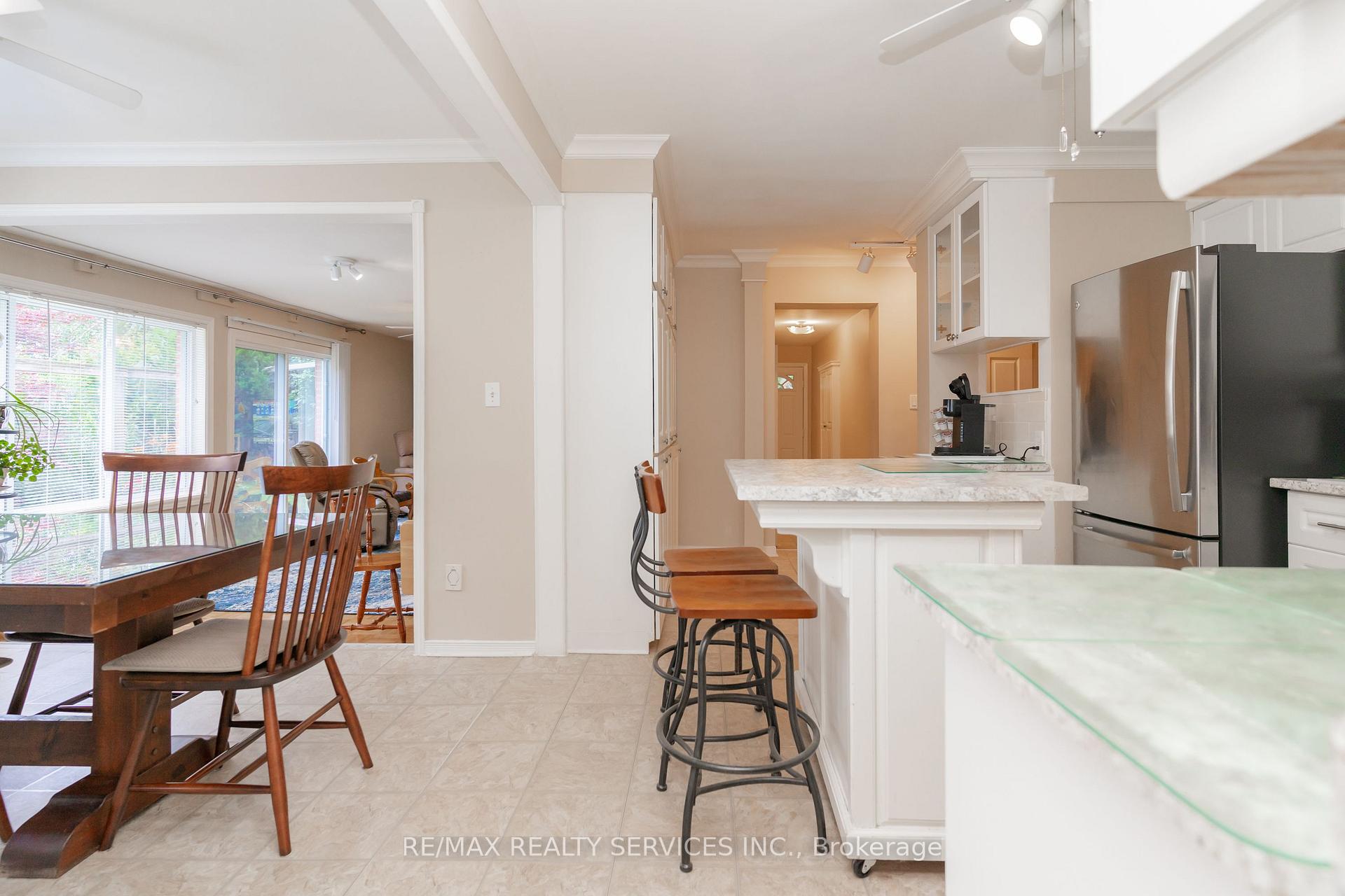 Photo 12 of 39 Dunblaine Crescent, Brampton, Southgate — HOMEH