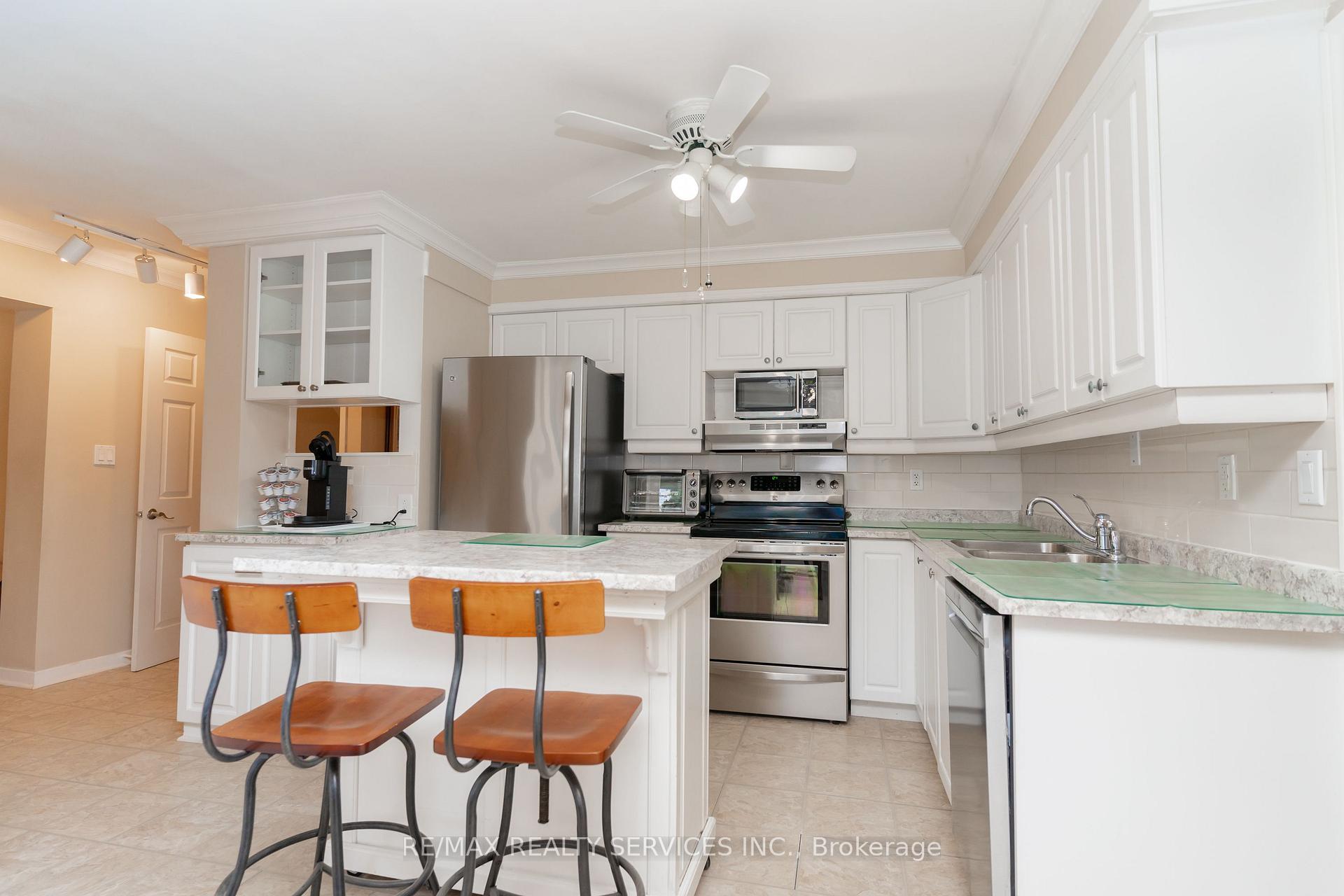 Photo 13 of 39 Dunblaine Crescent, Brampton, Southgate — HOMEH
