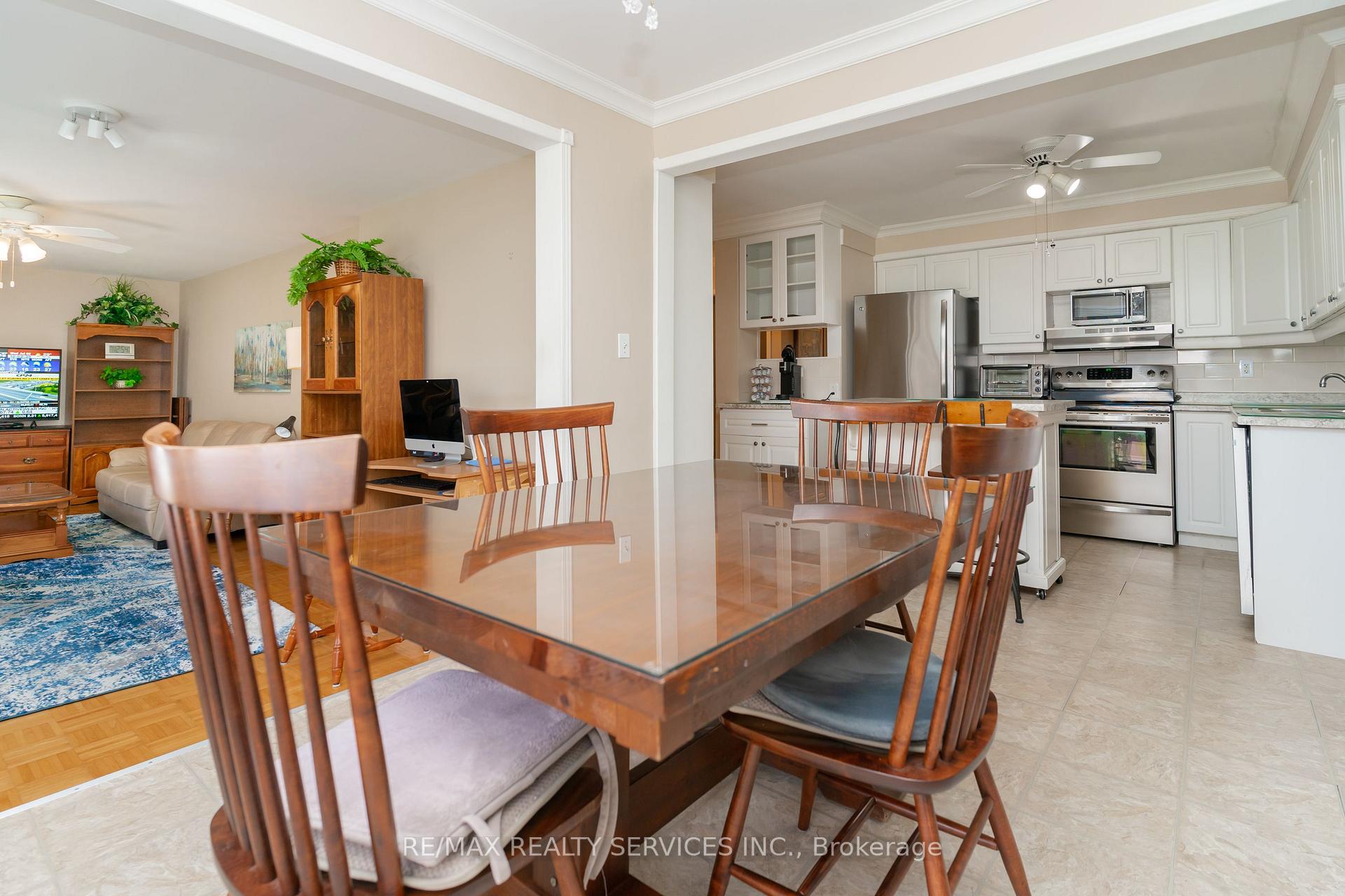 Photo 19 of 39 Dunblaine Crescent, Brampton, Southgate — HOMEH
