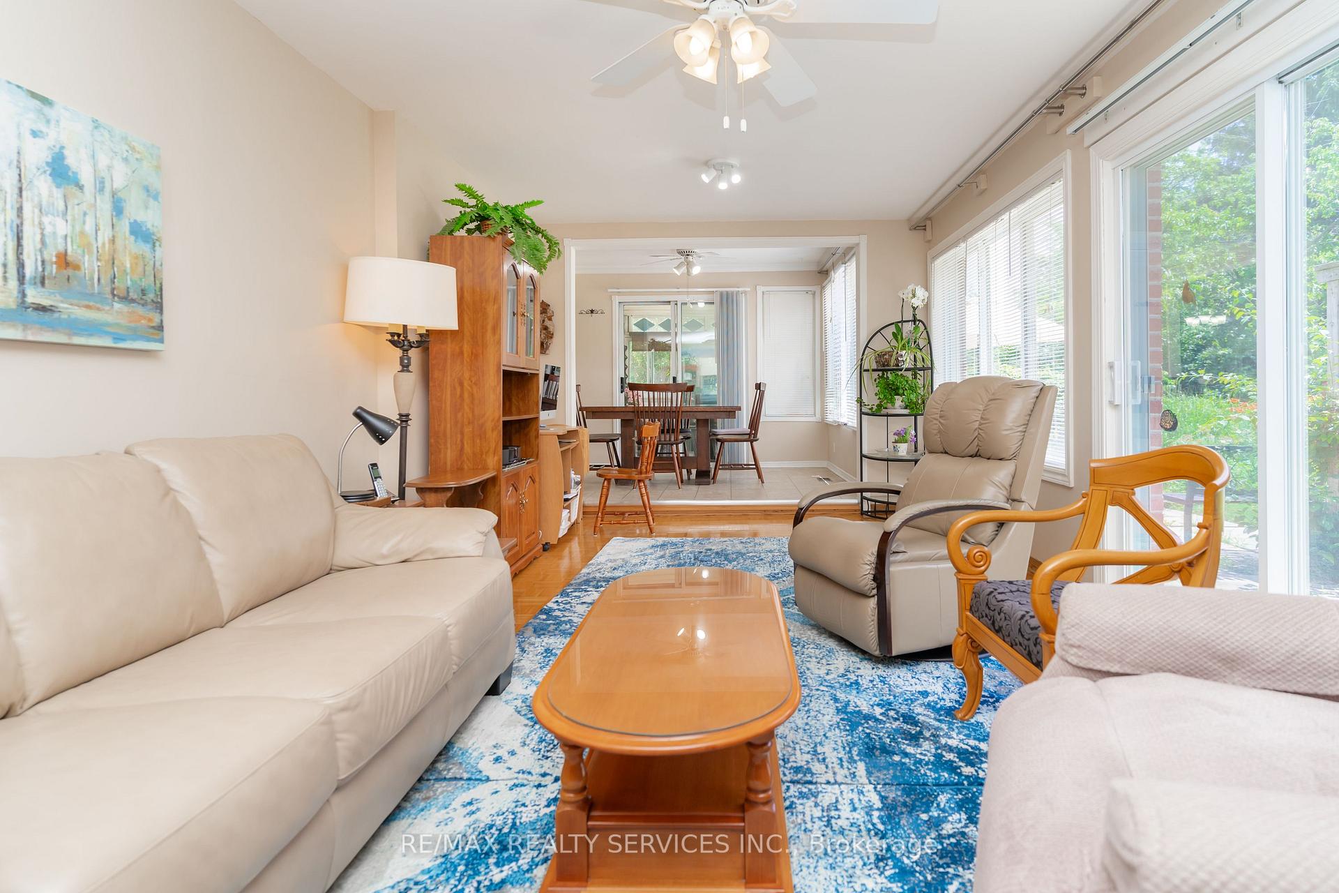 Photo 22 of 39 Dunblaine Crescent, Brampton, Southgate — HOMEH
