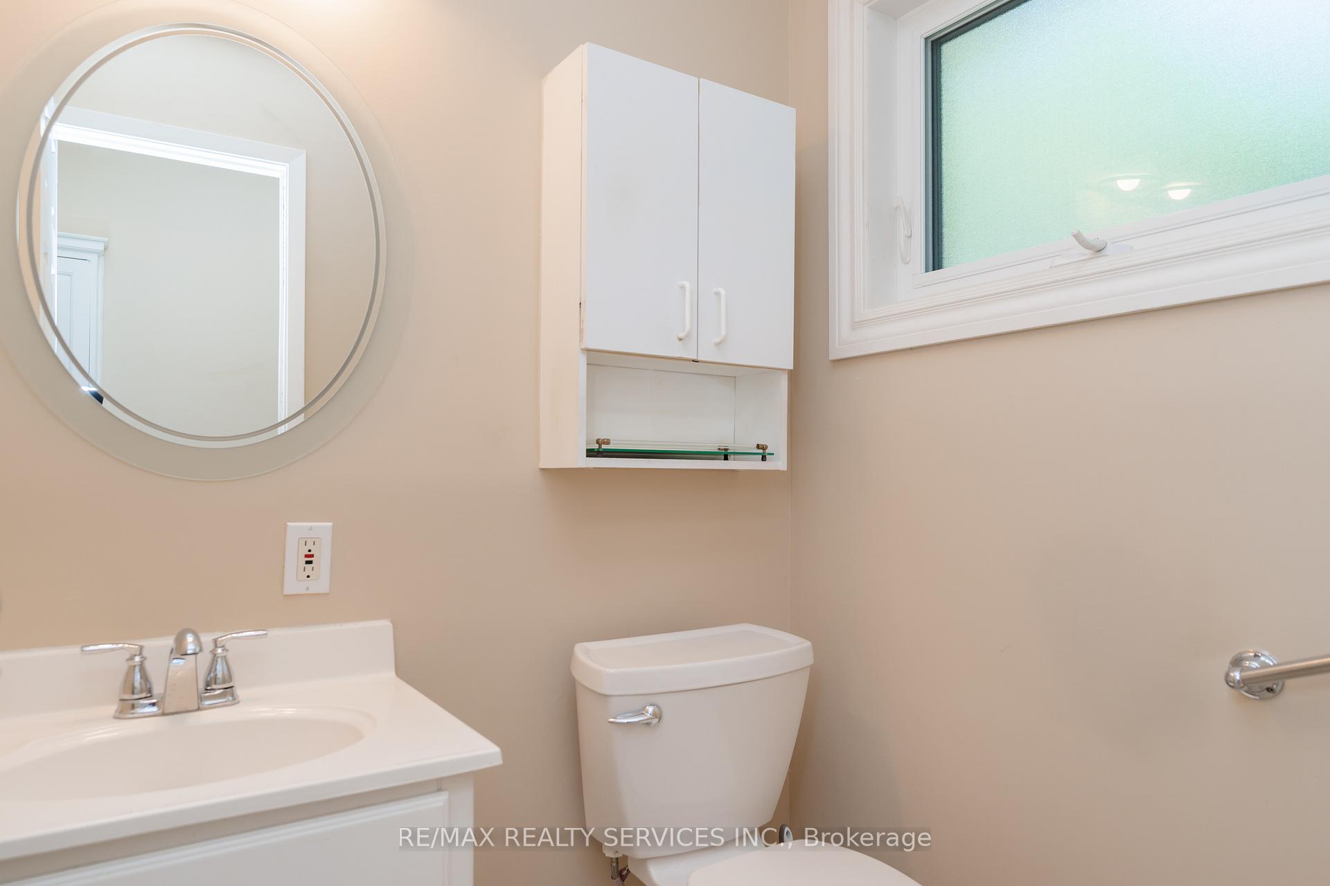 Photo 25 of 39 Dunblaine Crescent, Brampton, Southgate — HOMEH
