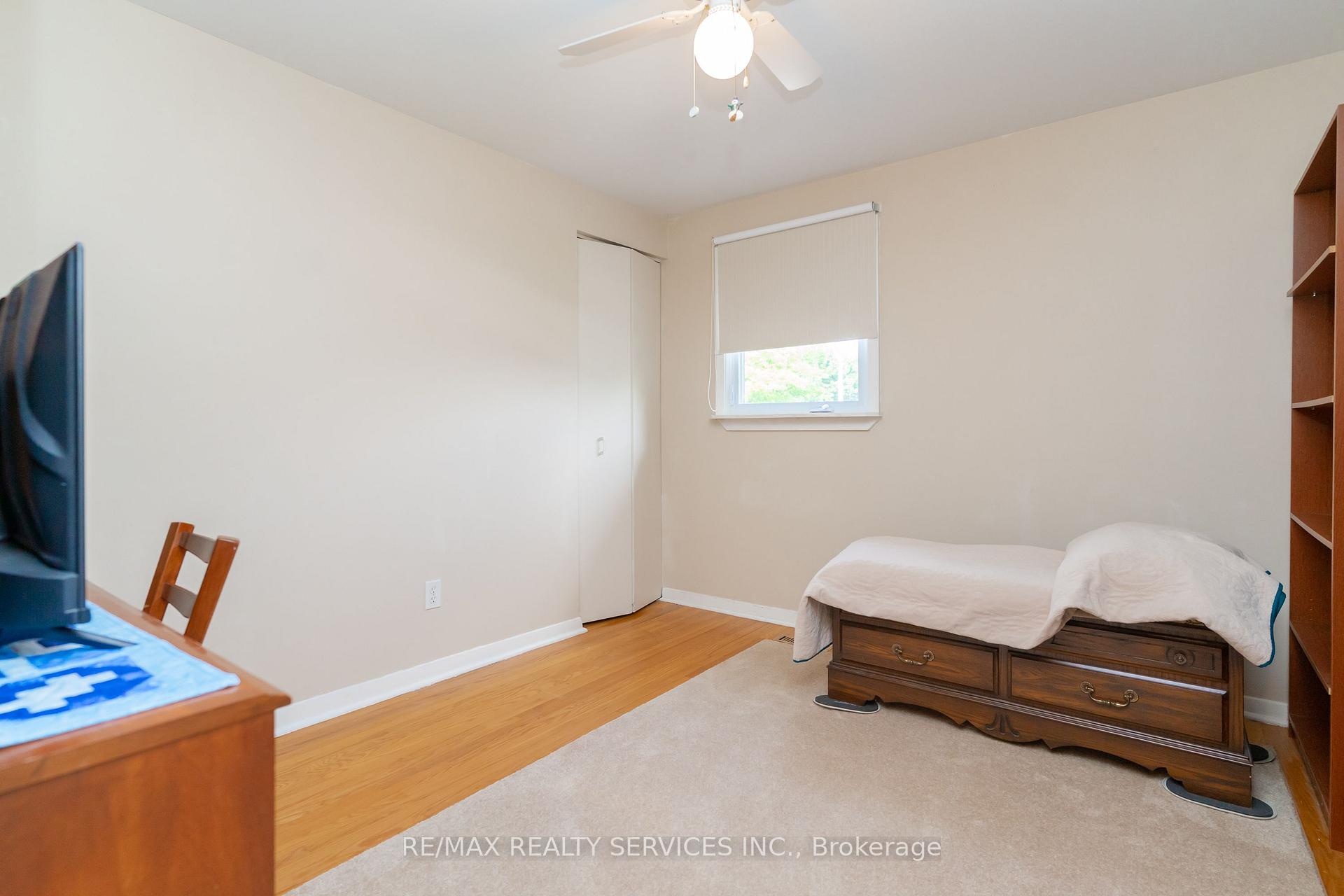 Photo 33 of 39 Dunblaine Crescent, Brampton, Southgate — HOMEH
