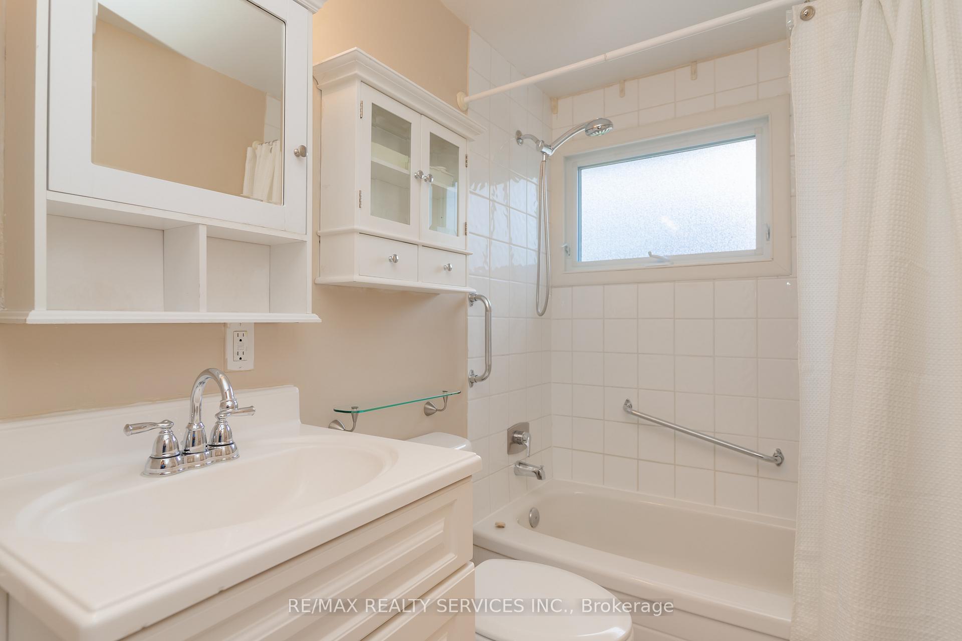 Photo 35 of 39 Dunblaine Crescent, Brampton, Southgate — HOMEH
