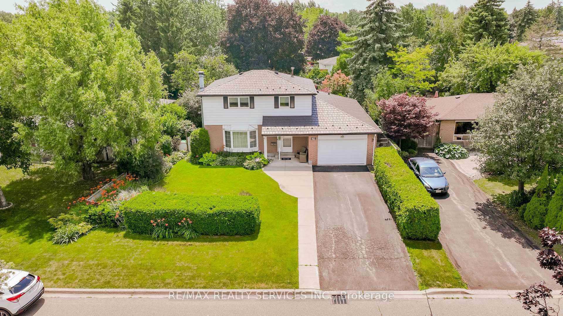 Photo 48 of 39 Dunblaine Crescent, Brampton, Southgate — HOMEH