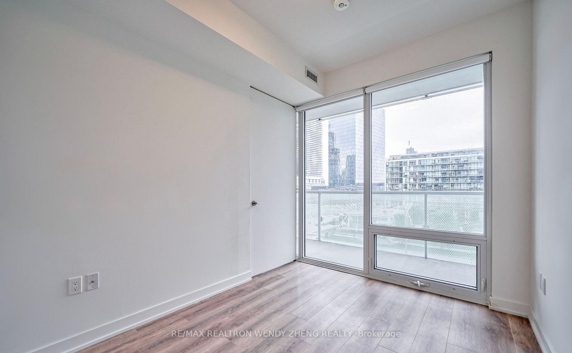 Photo 4 of Unit 503, 15 Queens Quay E, Toronto, Waterfront Communities — HOMEH