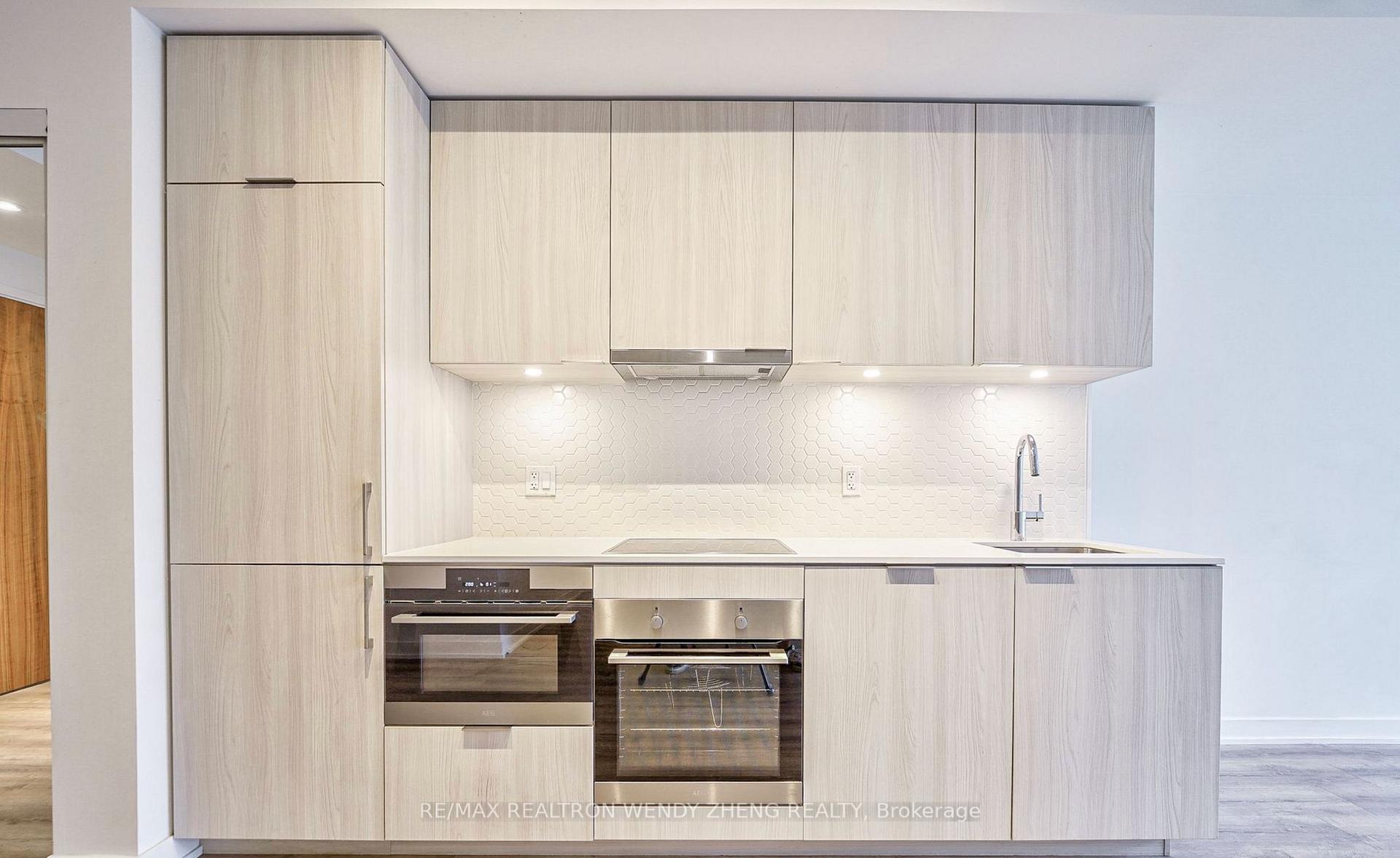 Photo 8 of Unit 503, 15 Queens Quay E, Toronto, Waterfront Communities — HOMEH