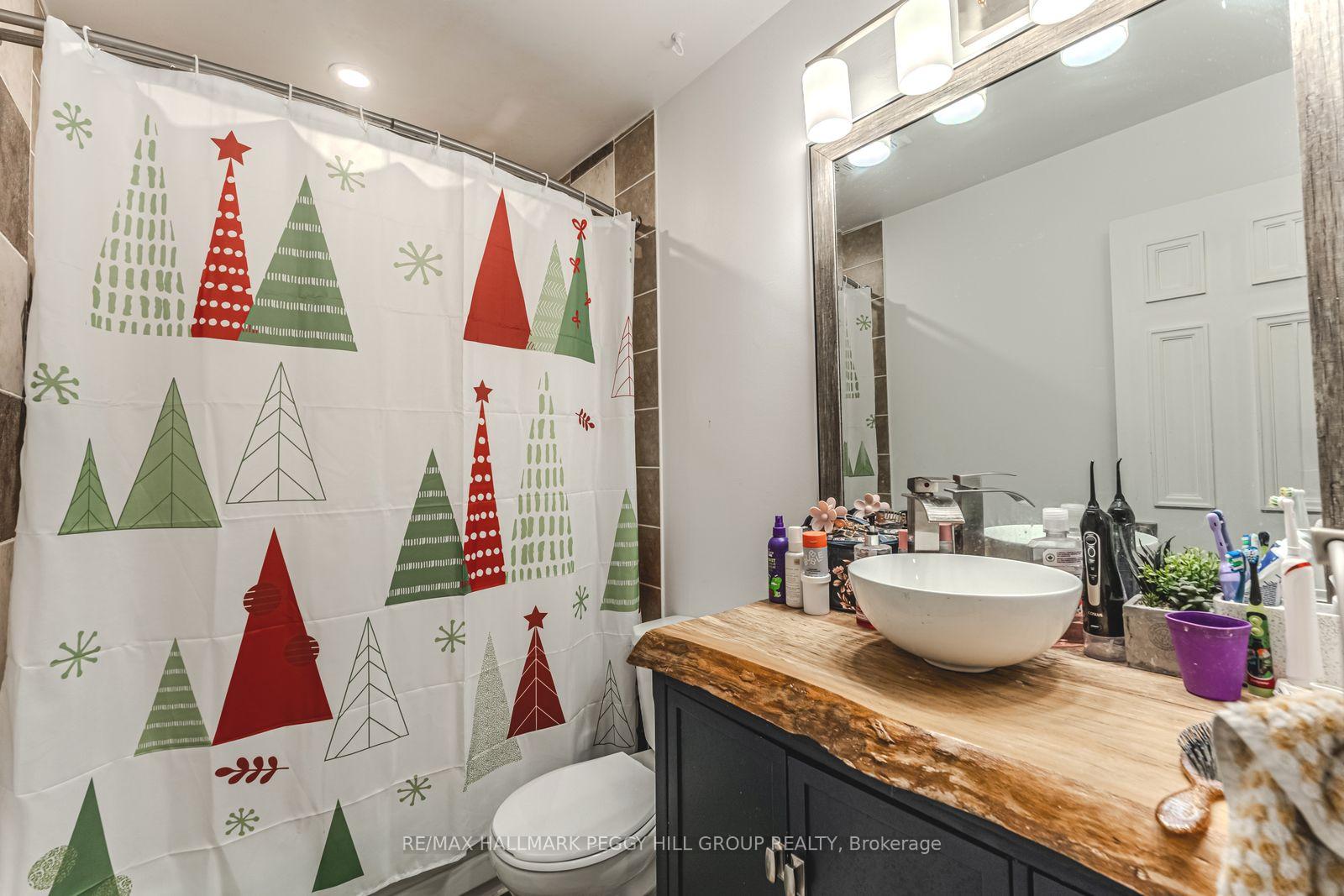 Photo 10 of 69 Fox Run, Barrie, Letitia Heights — HOMEH