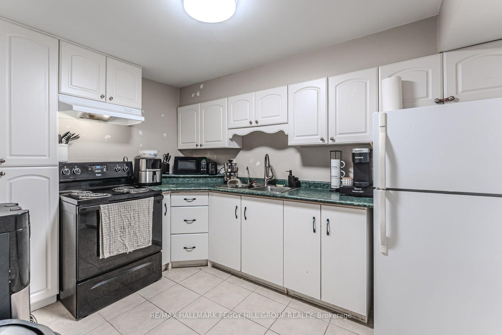 Photo 11 of 69 Fox Run, Barrie, Letitia Heights — HOMEH