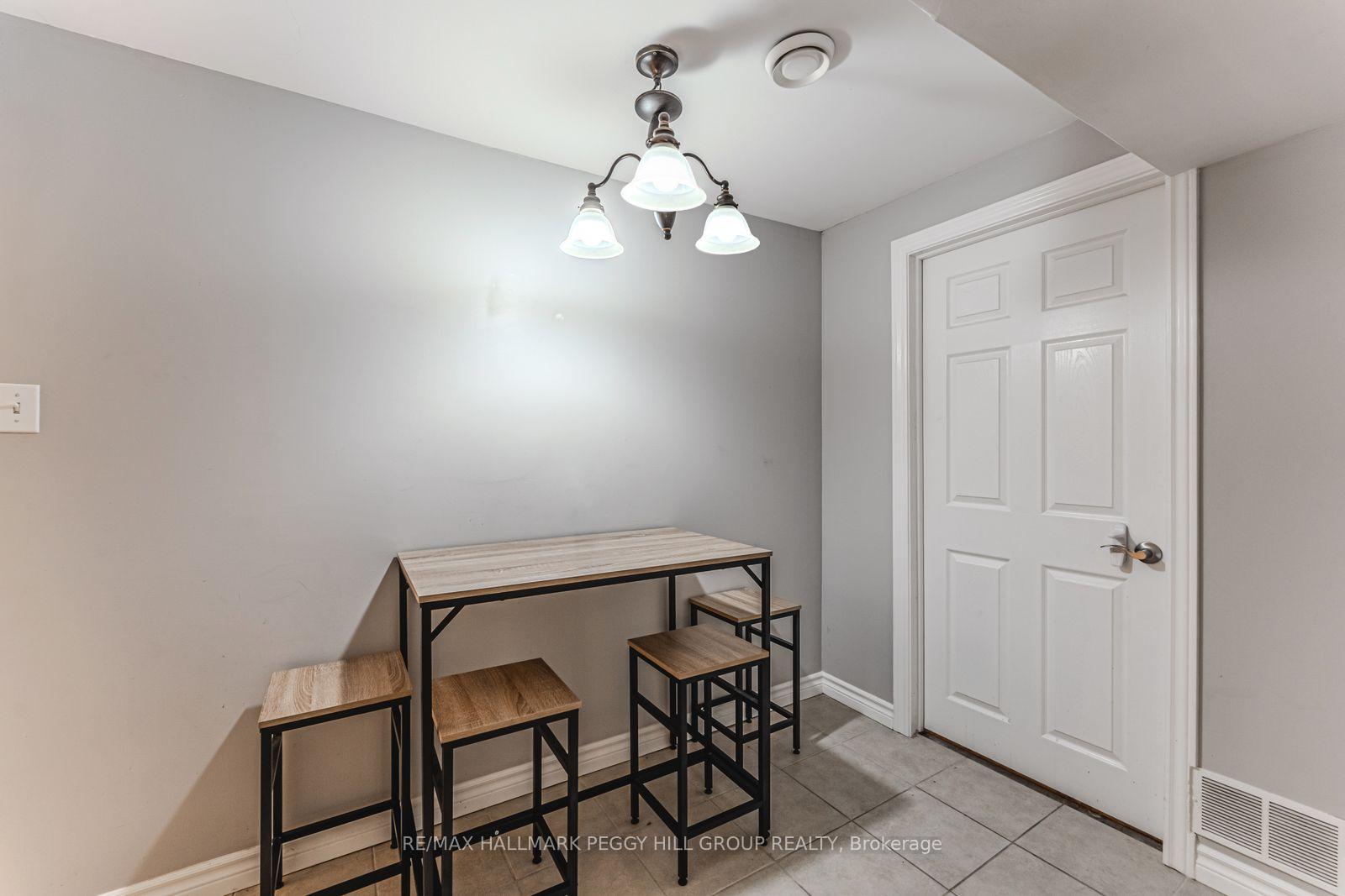 Photo 12 of 69 Fox Run, Barrie, Letitia Heights — HOMEH
