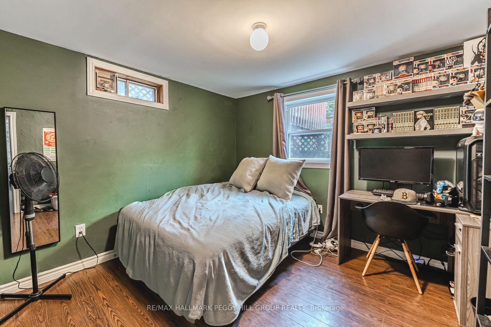 Photo 13 of 69 Fox Run, Barrie, Letitia Heights — HOMEH